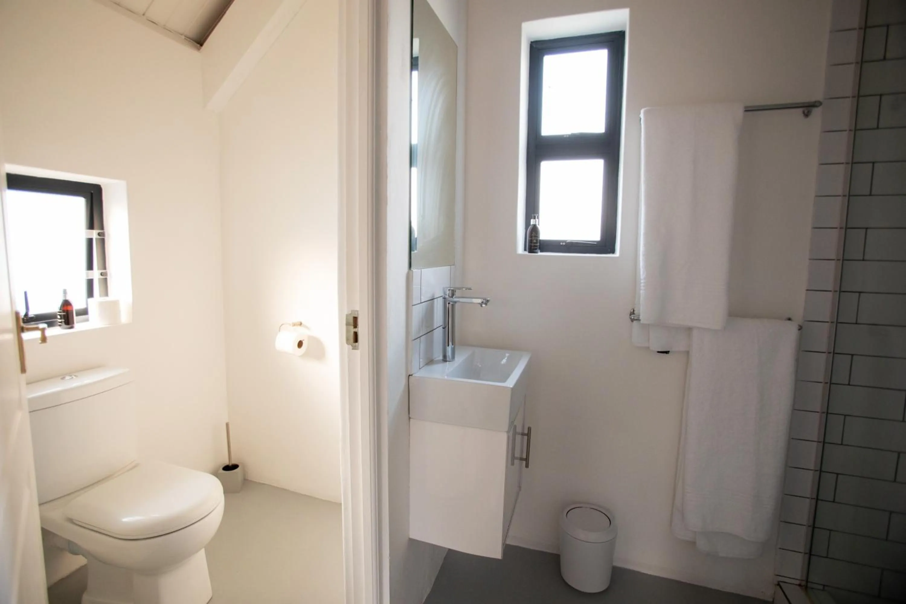 Bathroom in Blaauw Cottage