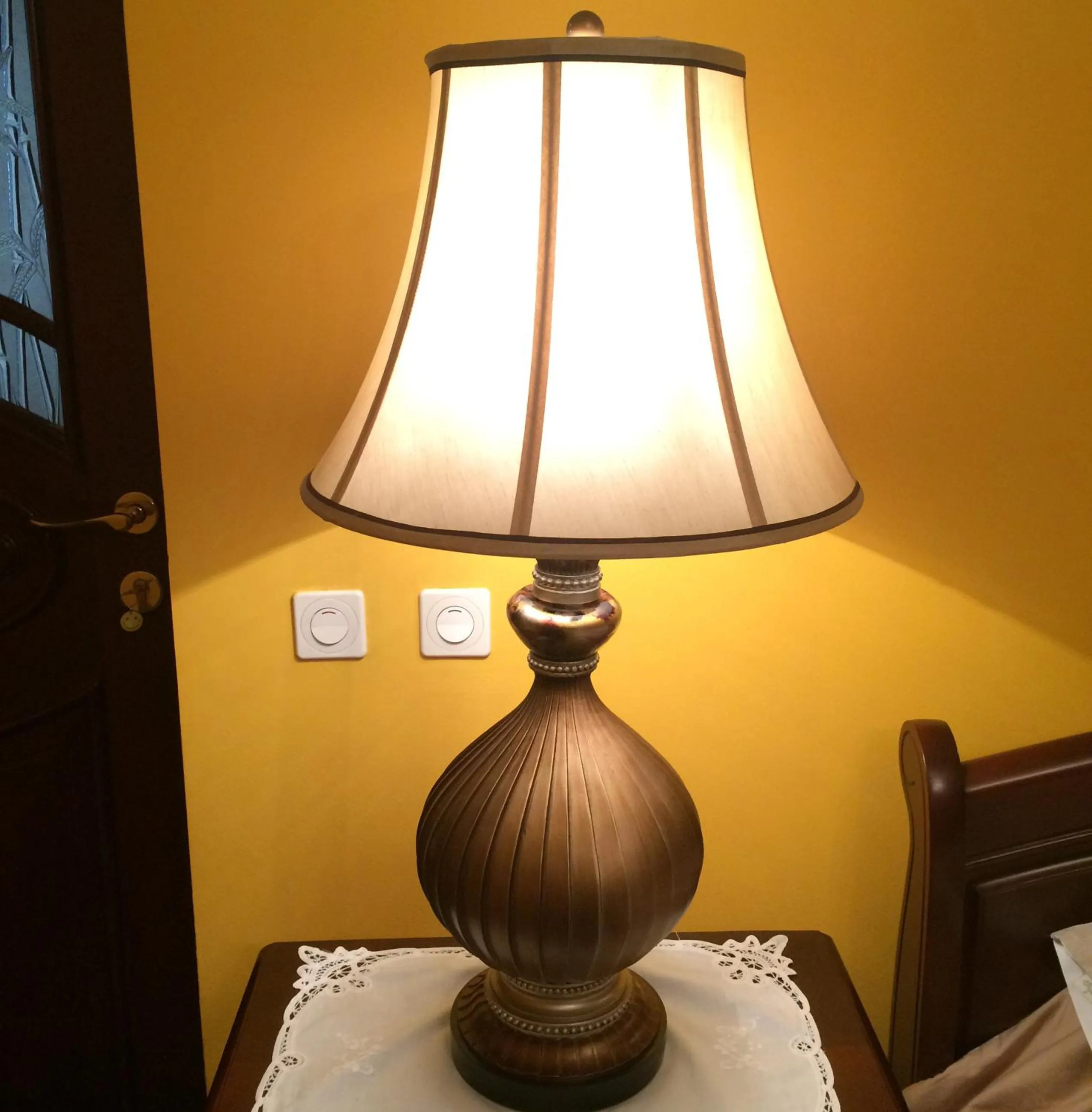 Decorative detail in Saban Deluxe
