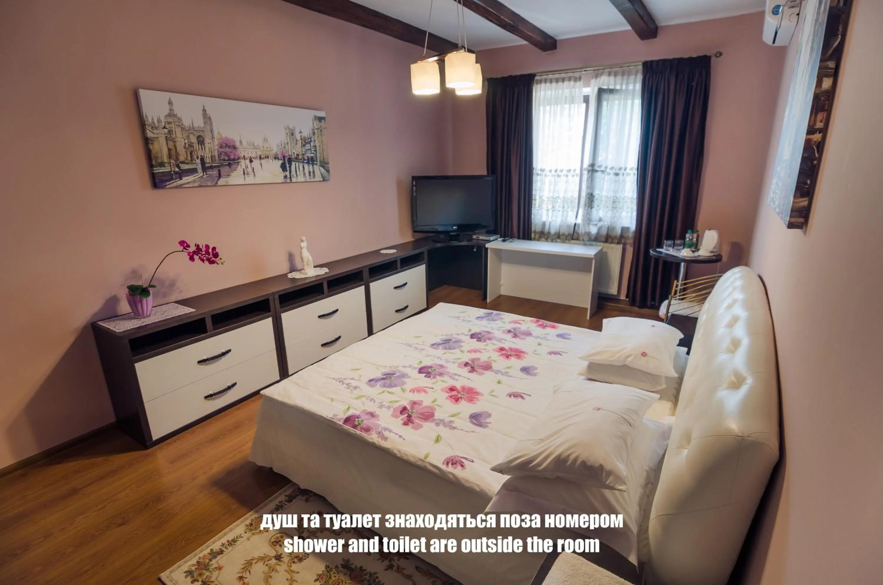 Photo of the whole room, Bed in Saban Deluxe