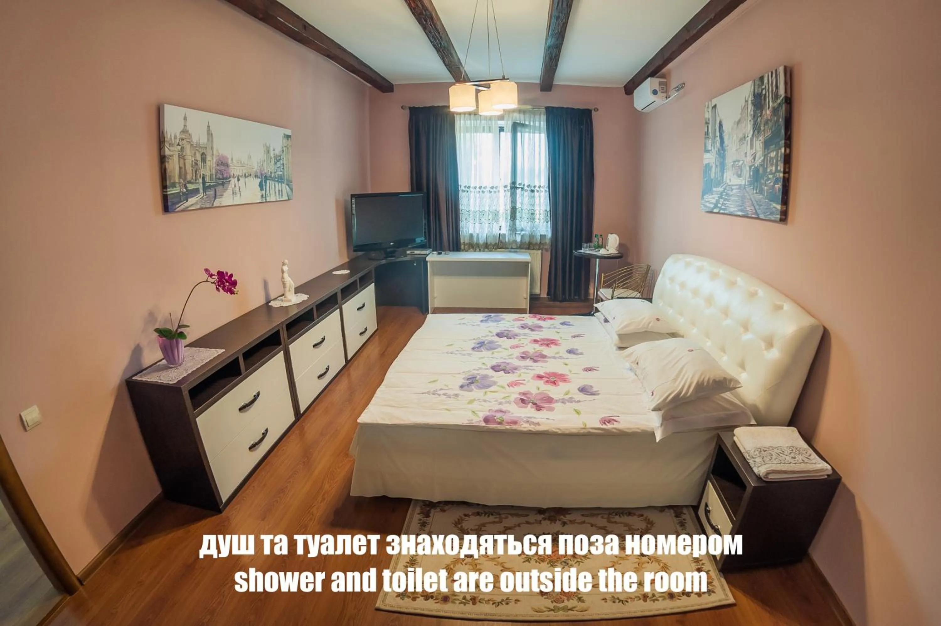 Photo of the whole room, Bed in Saban Deluxe