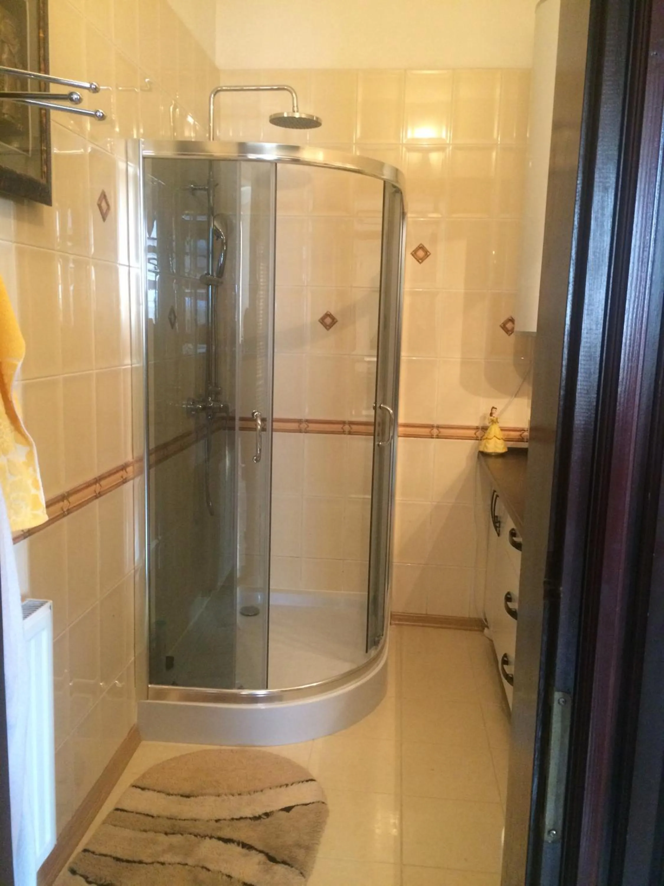 Shower in Saban Deluxe