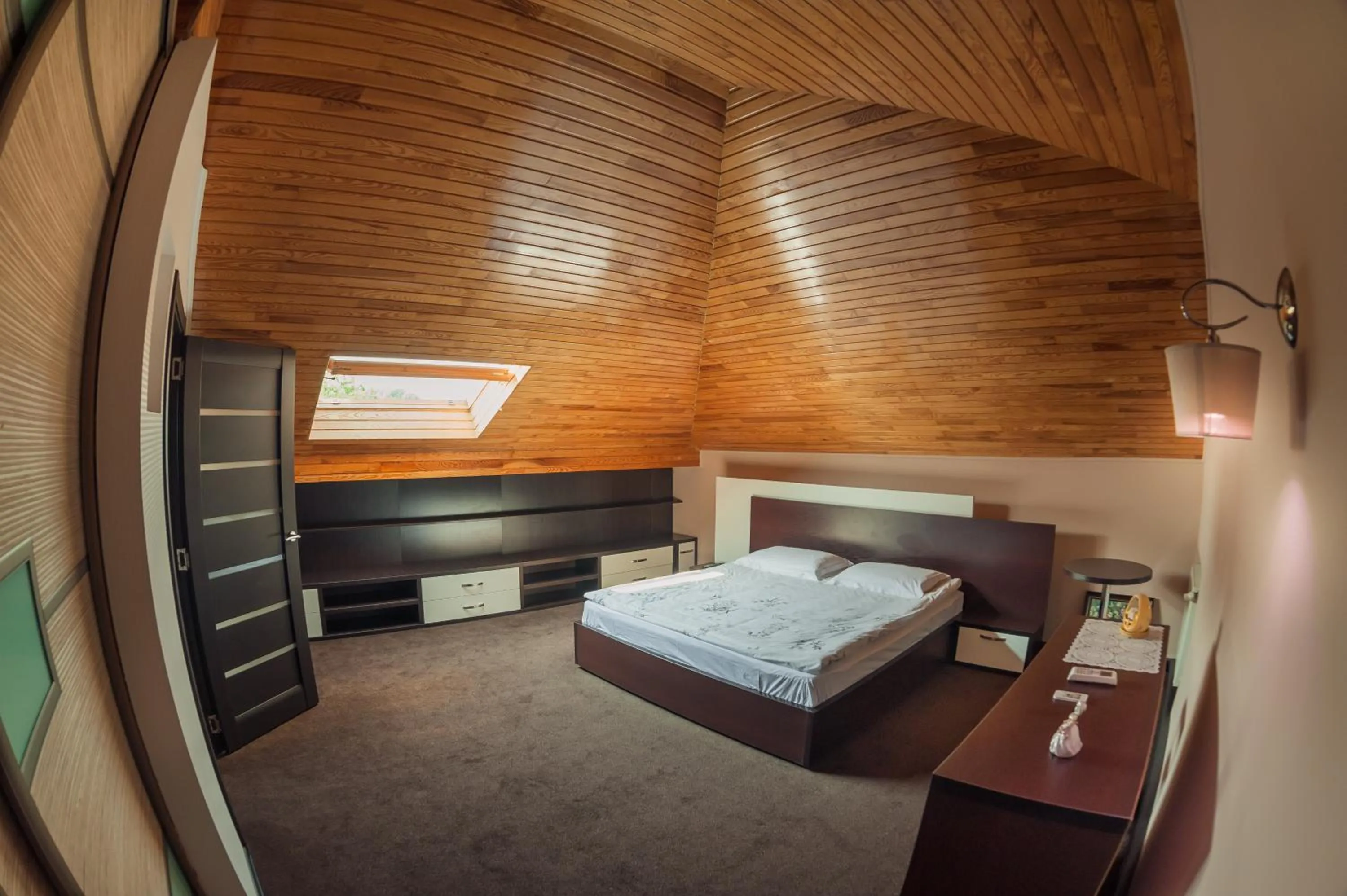 Photo of the whole room, Bed in Saban Deluxe