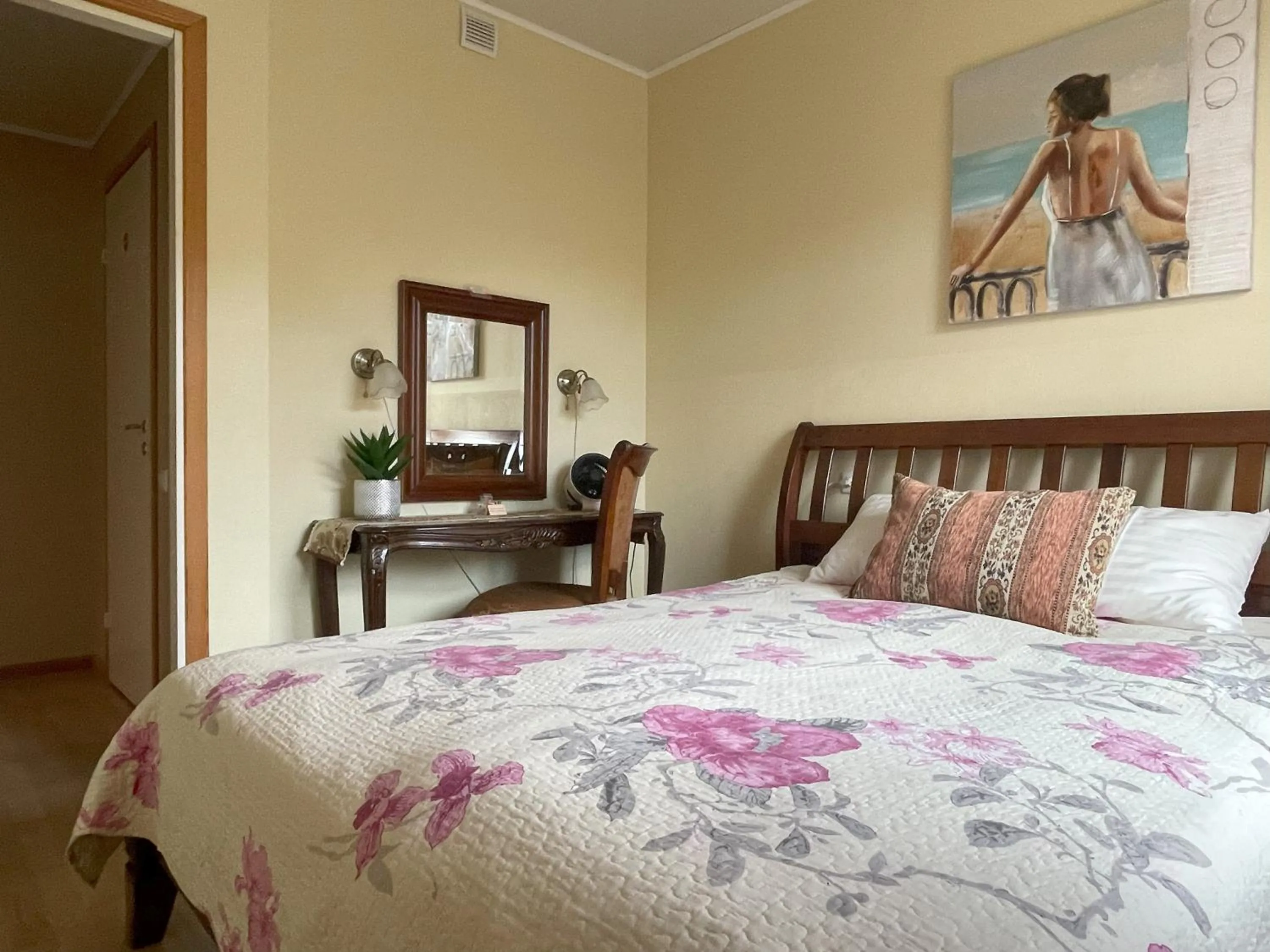Bedroom, Bed in Akord Apartments with FREE PARKING
