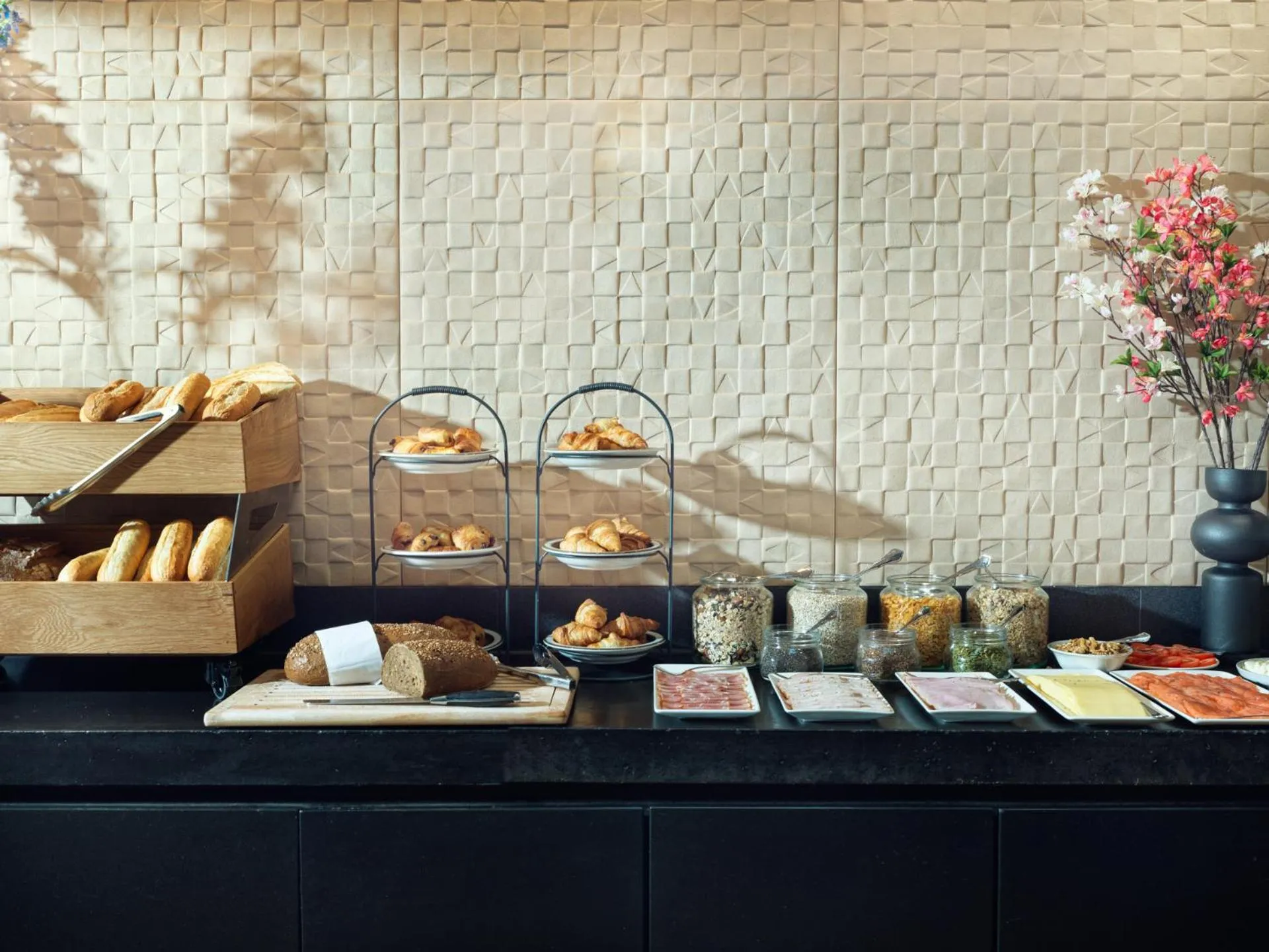 Buffet breakfast in Townhouse Maastricht & Spa