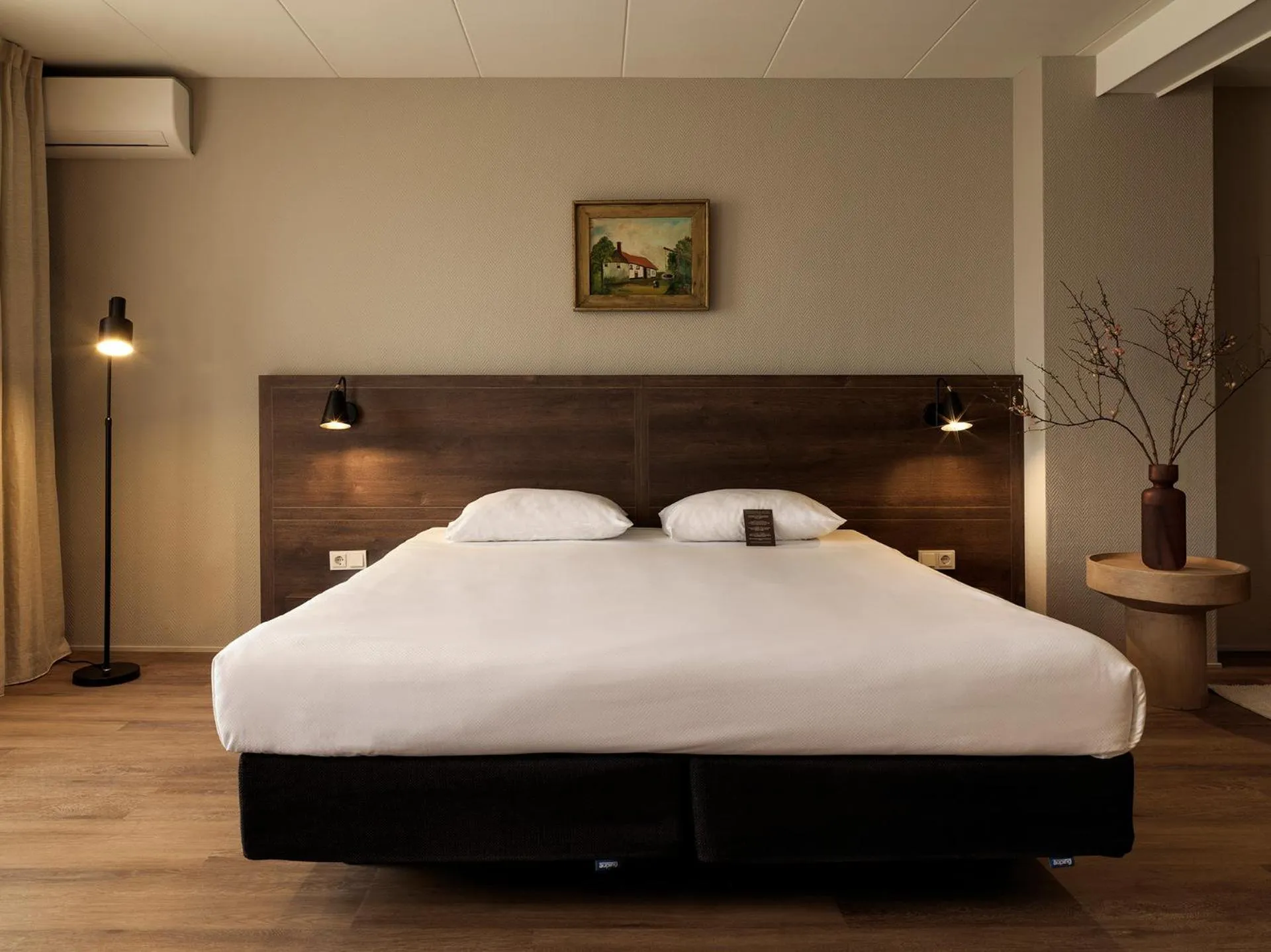 Bed in Townhouse Maastricht & Spa