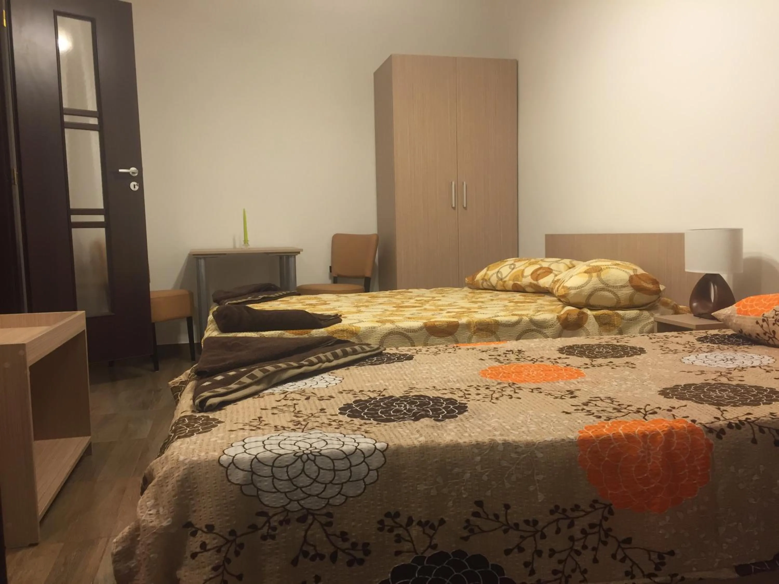 Photo of the whole room, Bed in M20 Studios