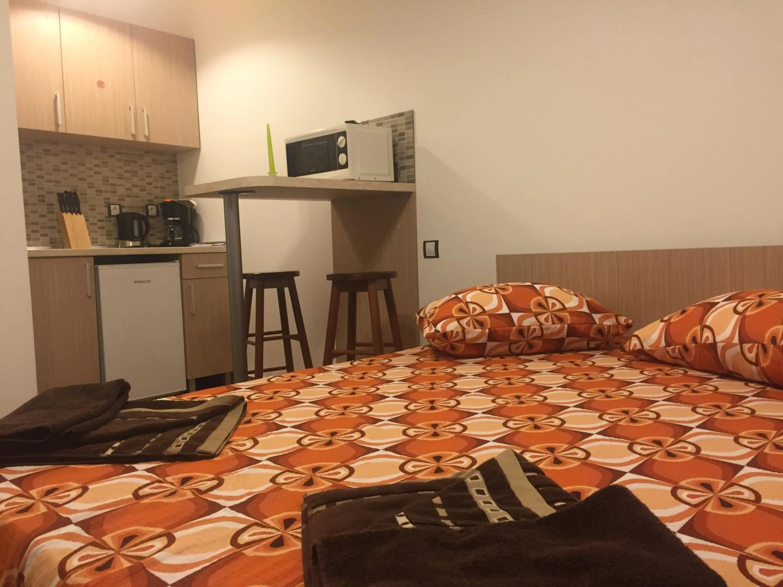 Photo of the whole room, Bed in M20 Studios