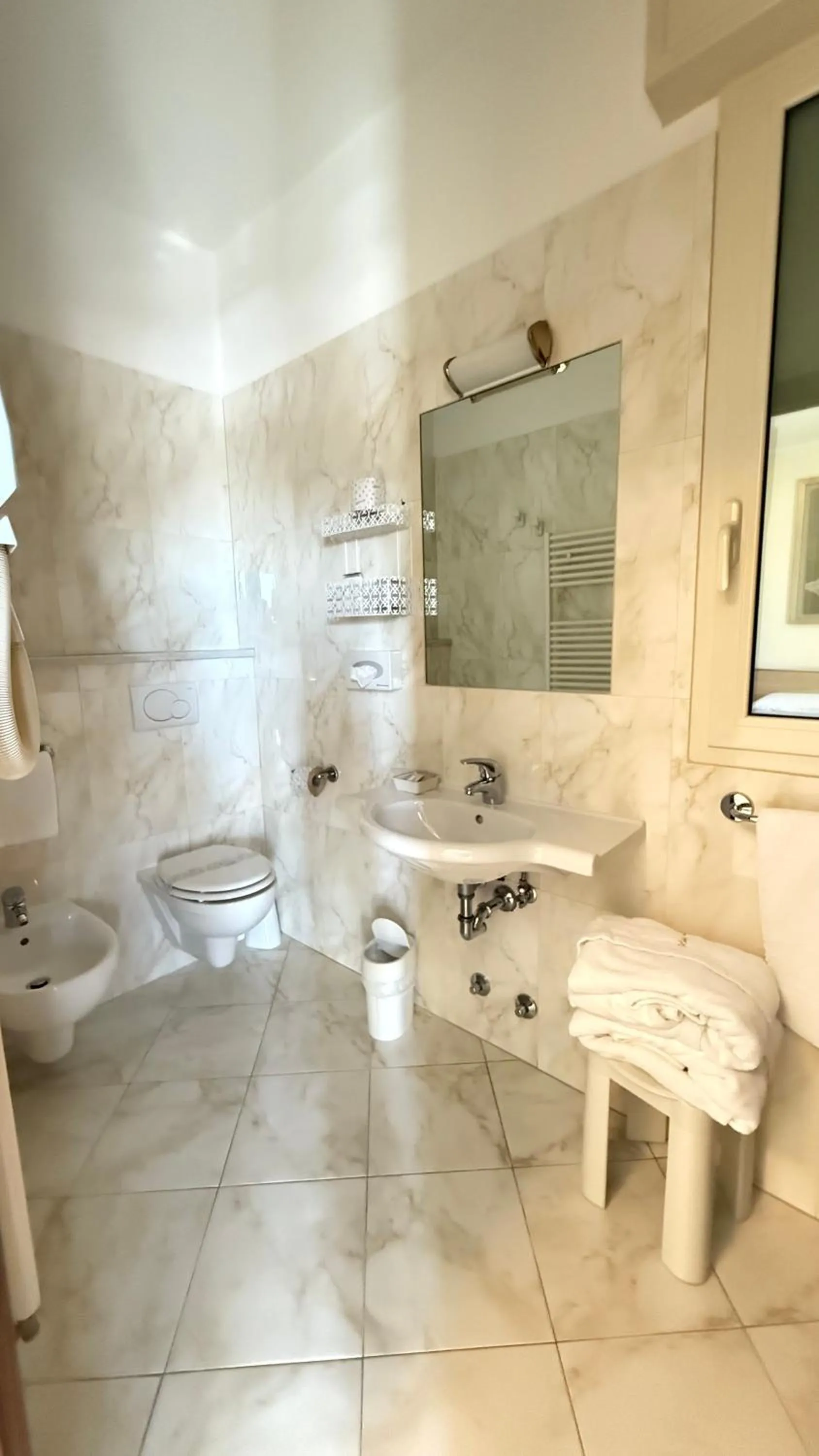 Bathroom in Hotel Ariella