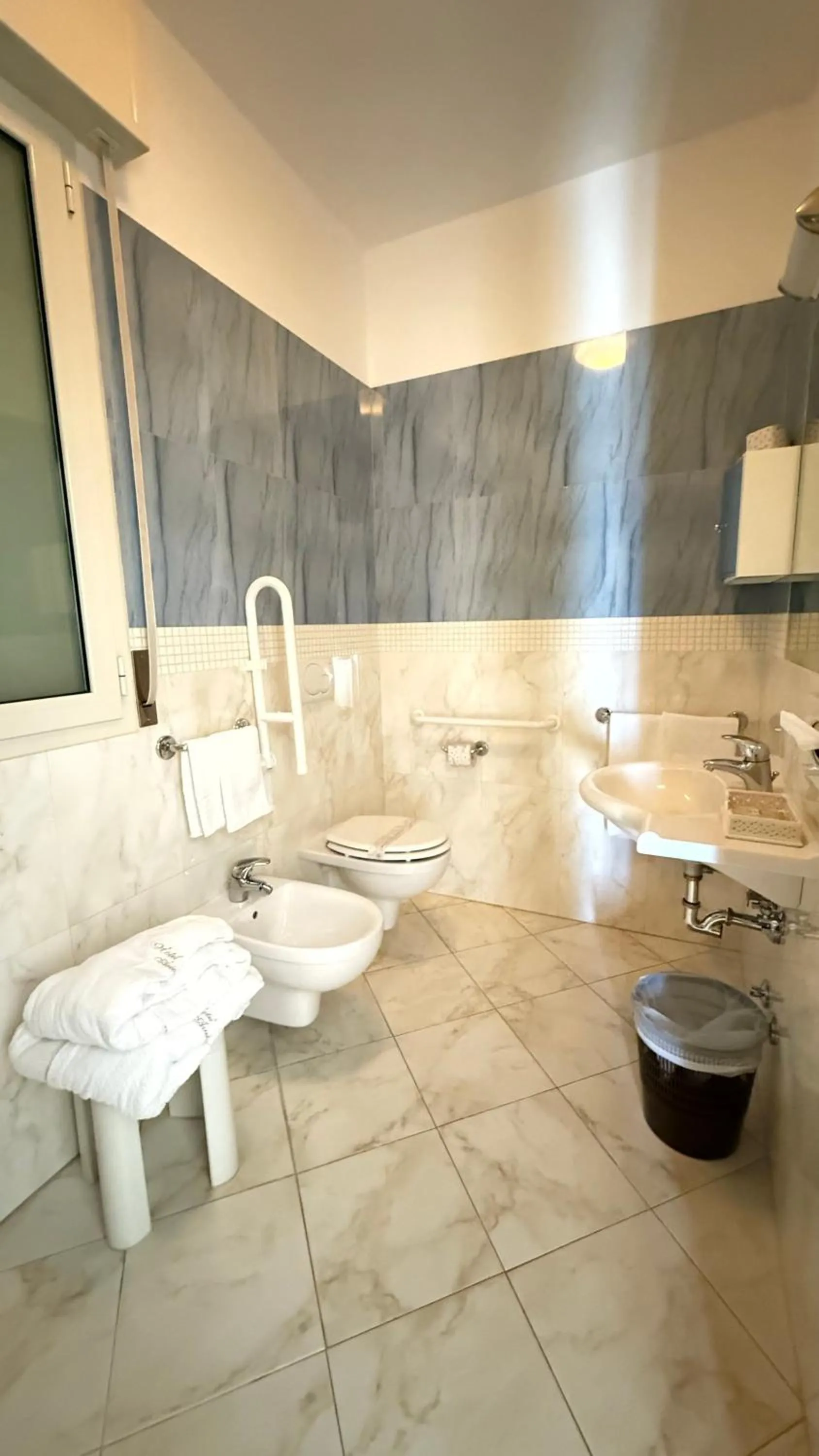 Bathroom in Hotel Ariella