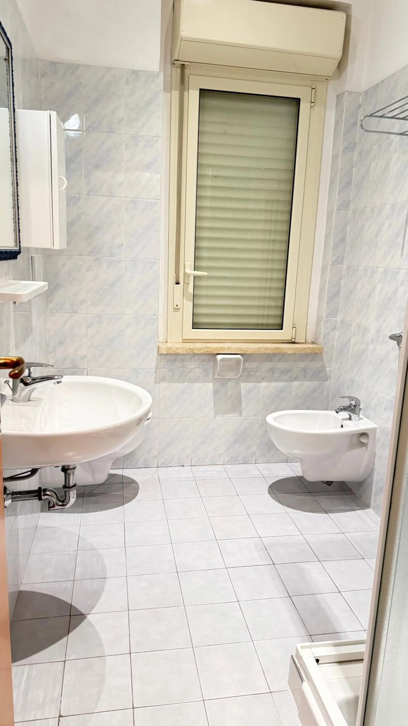 Bathroom in Hotel Ariella