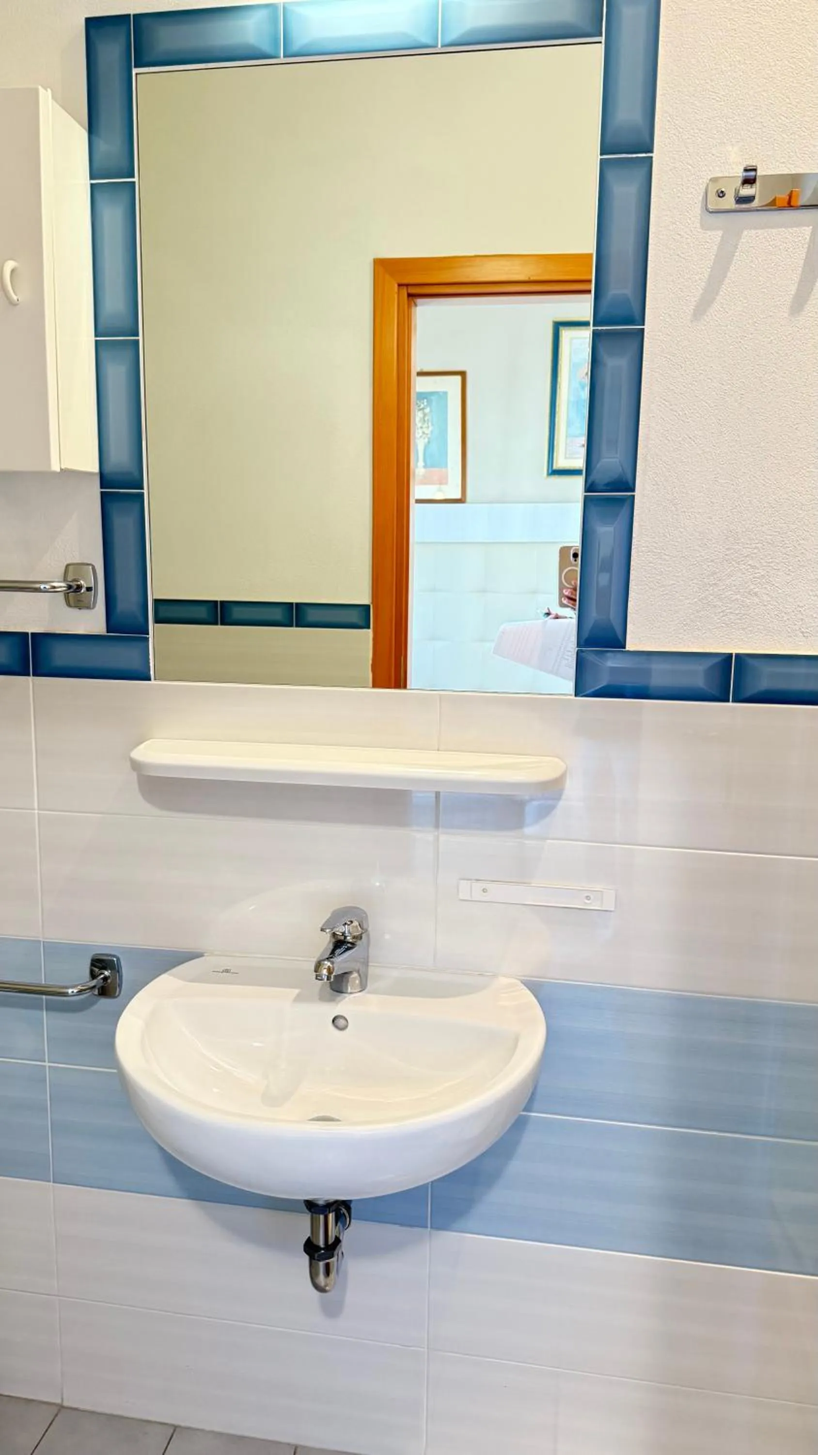 Bathroom in Hotel Ariella