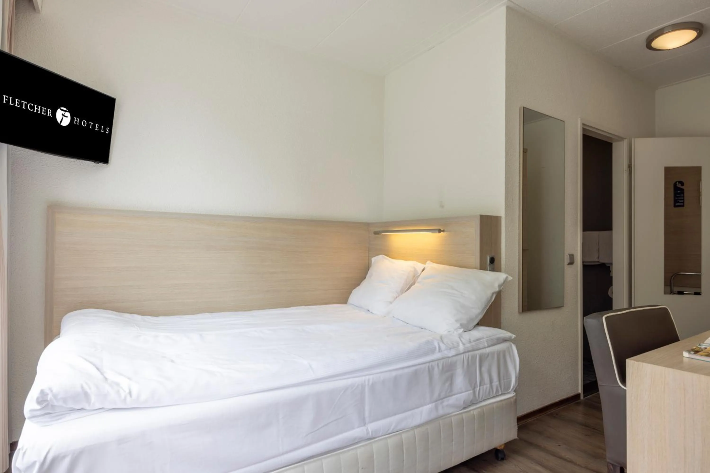 Bedroom, Bed in Fletcher Hotel Restaurant De Witte Raaf