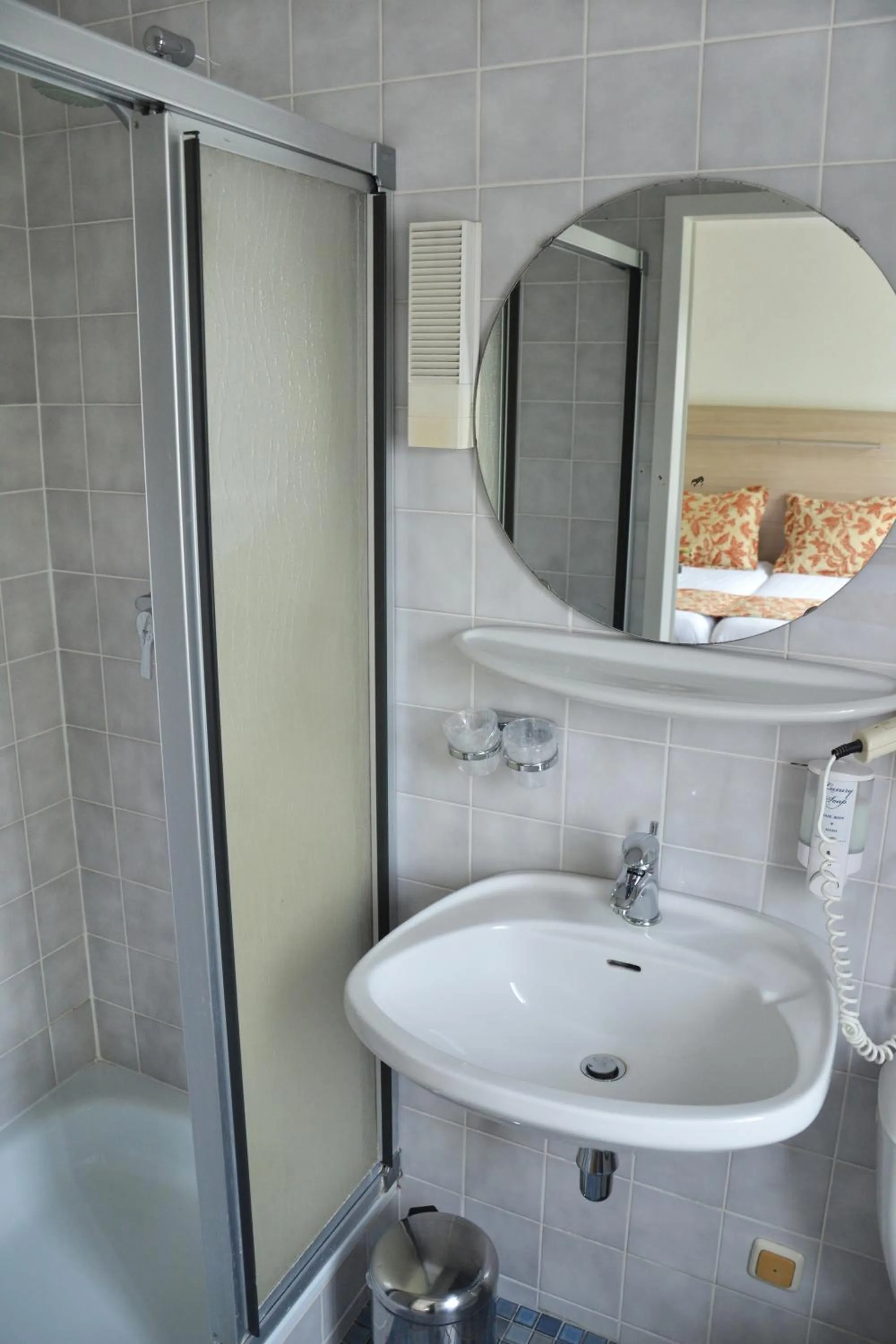 Bathroom in Fletcher Hotel Restaurant De Witte Raaf