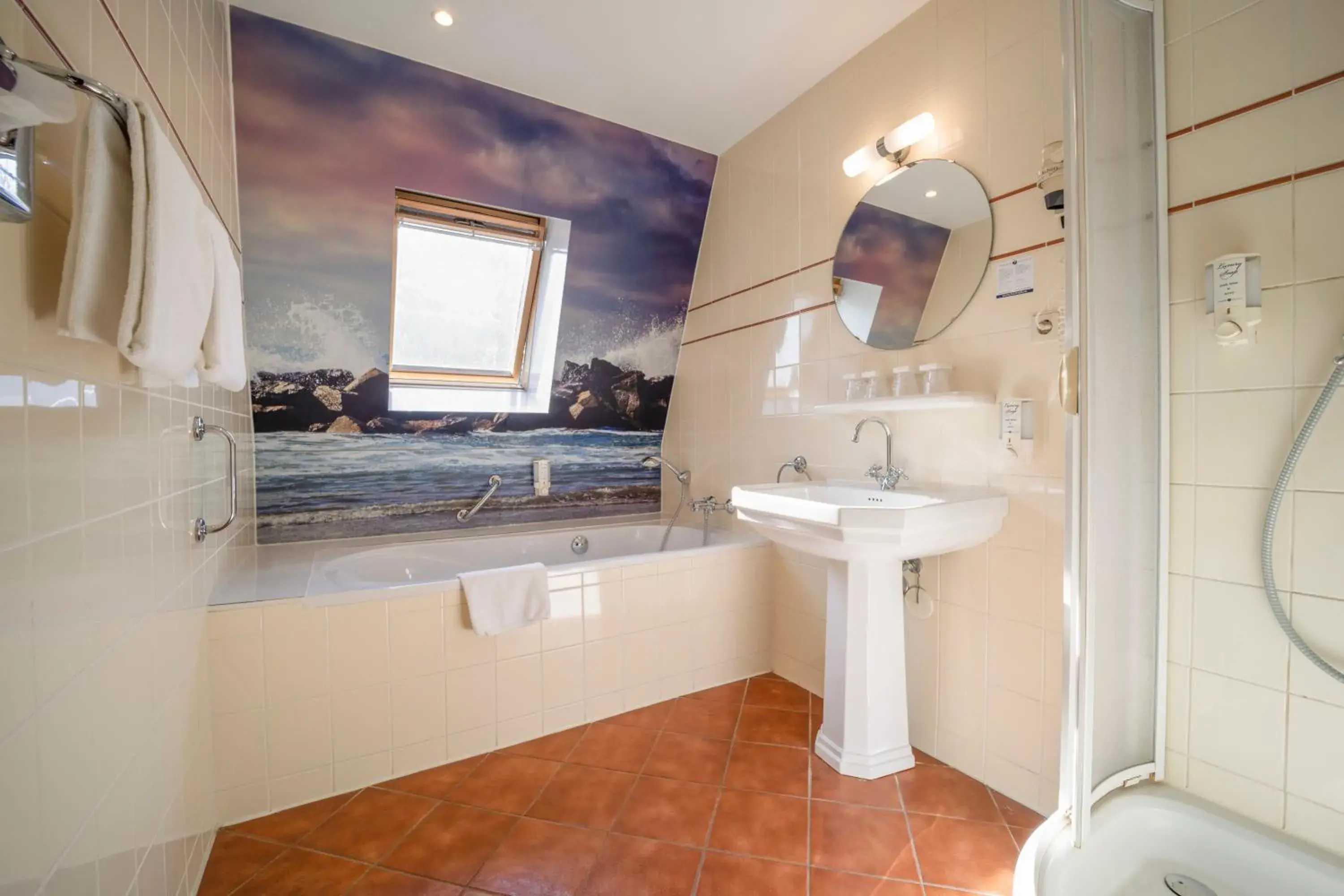 Bathroom in Fletcher Hotel Restaurant De Witte Raaf Bathroom in Fletcher Hotel Restaurant De Witte Raaf