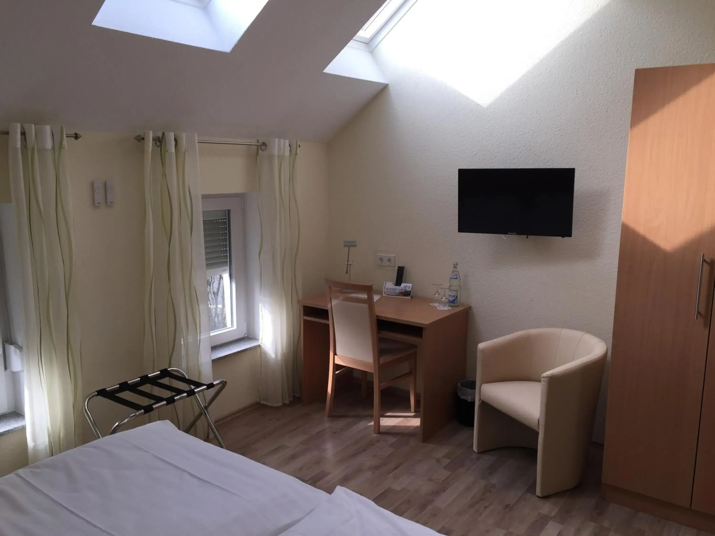 Double or Twin Room - single occupancy in Pension im Wirtshaus Himberg Double or Twin Room - single occupancy in Pension im Wirtshaus Himberg