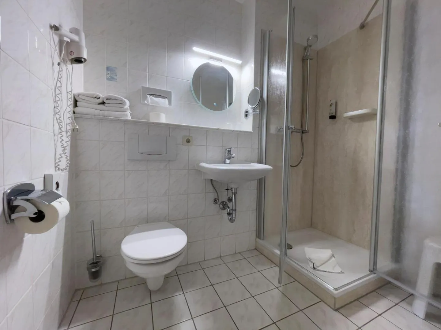 Toilet in Altstadthotel "Garni" Grimma