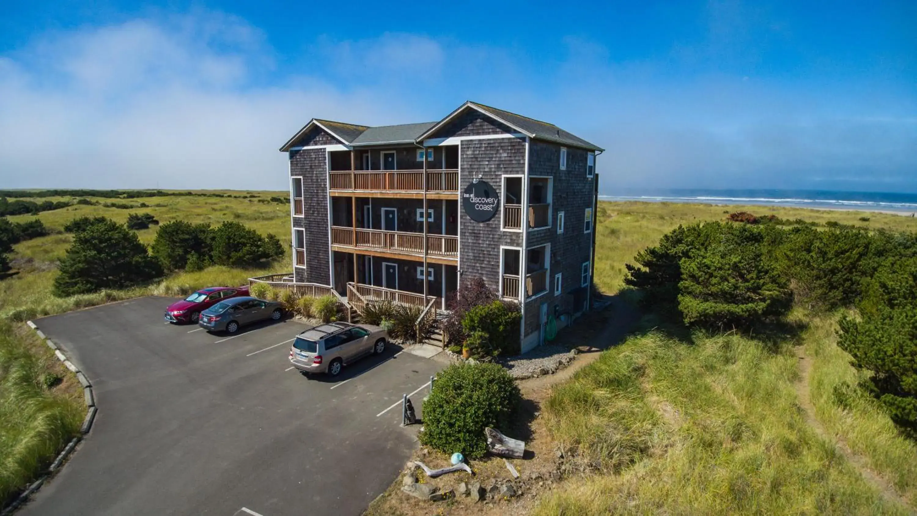 Property building in Inn at Discovery Coast Property building in Inn at Discovery Coast