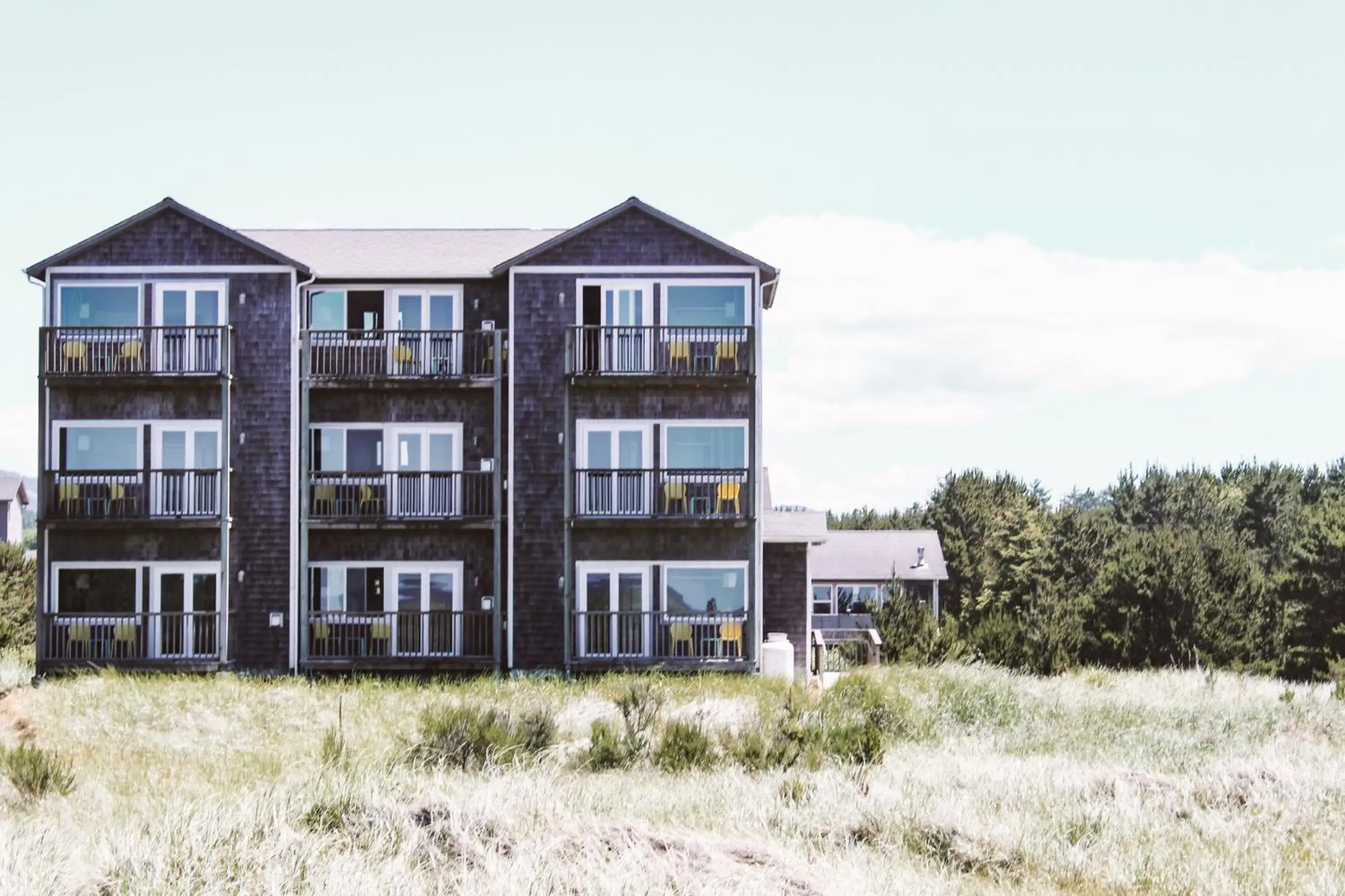 Property building in Inn at Discovery Coast Property building in Inn at Discovery Coast