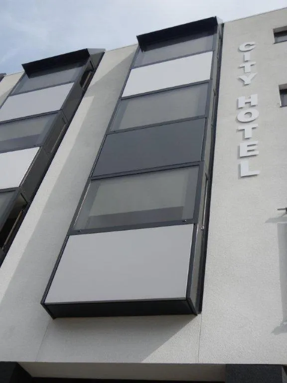 Facade/entrance in City Hotel Tilburg