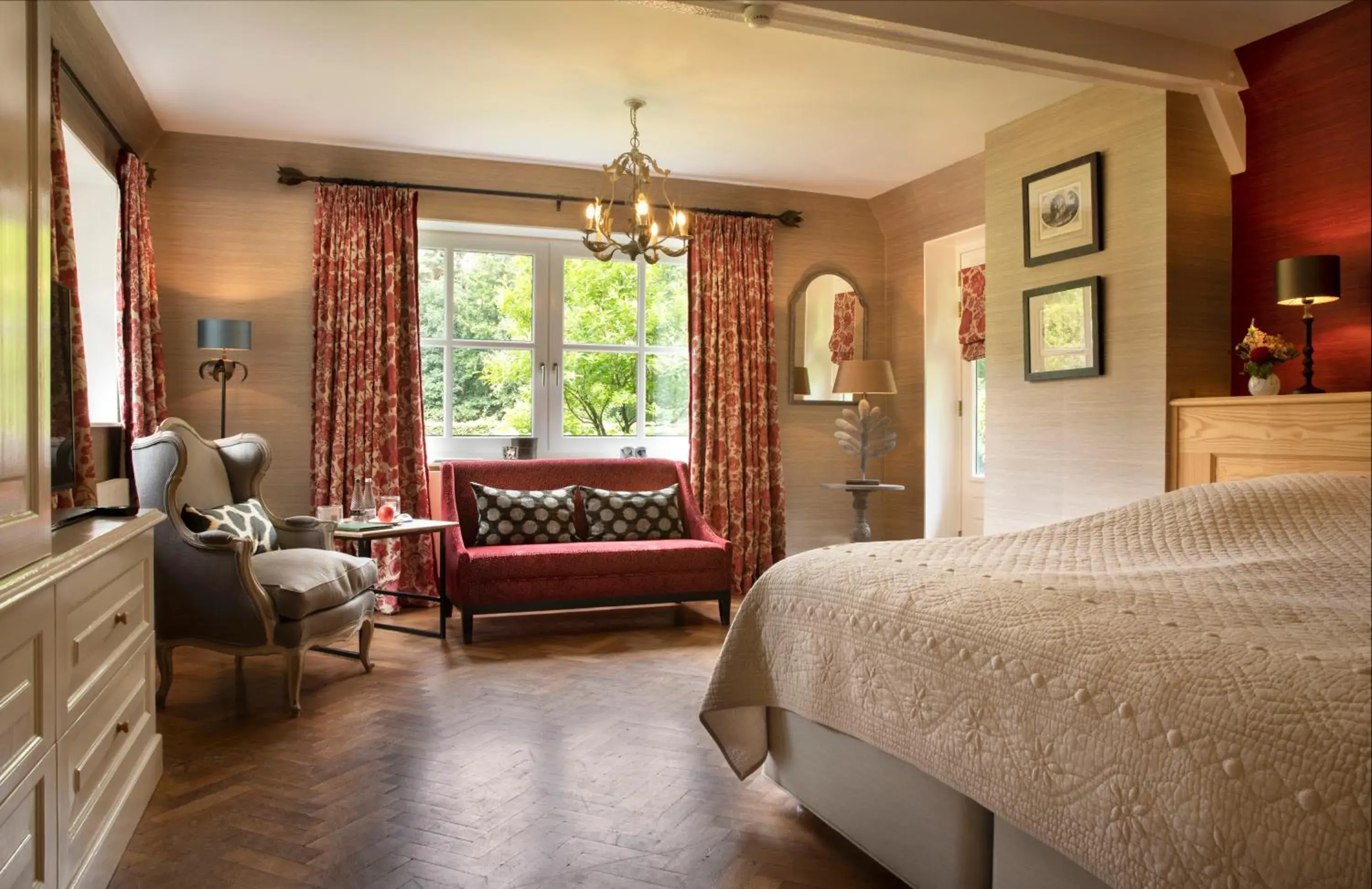 Family Two-Bedroom Suite in Relais & Chateaux Hotel Landgoed Het Roode Koper Family Two-Bedroom Suite in Relais & Chateaux Hotel Landgoed Het Roode Koper