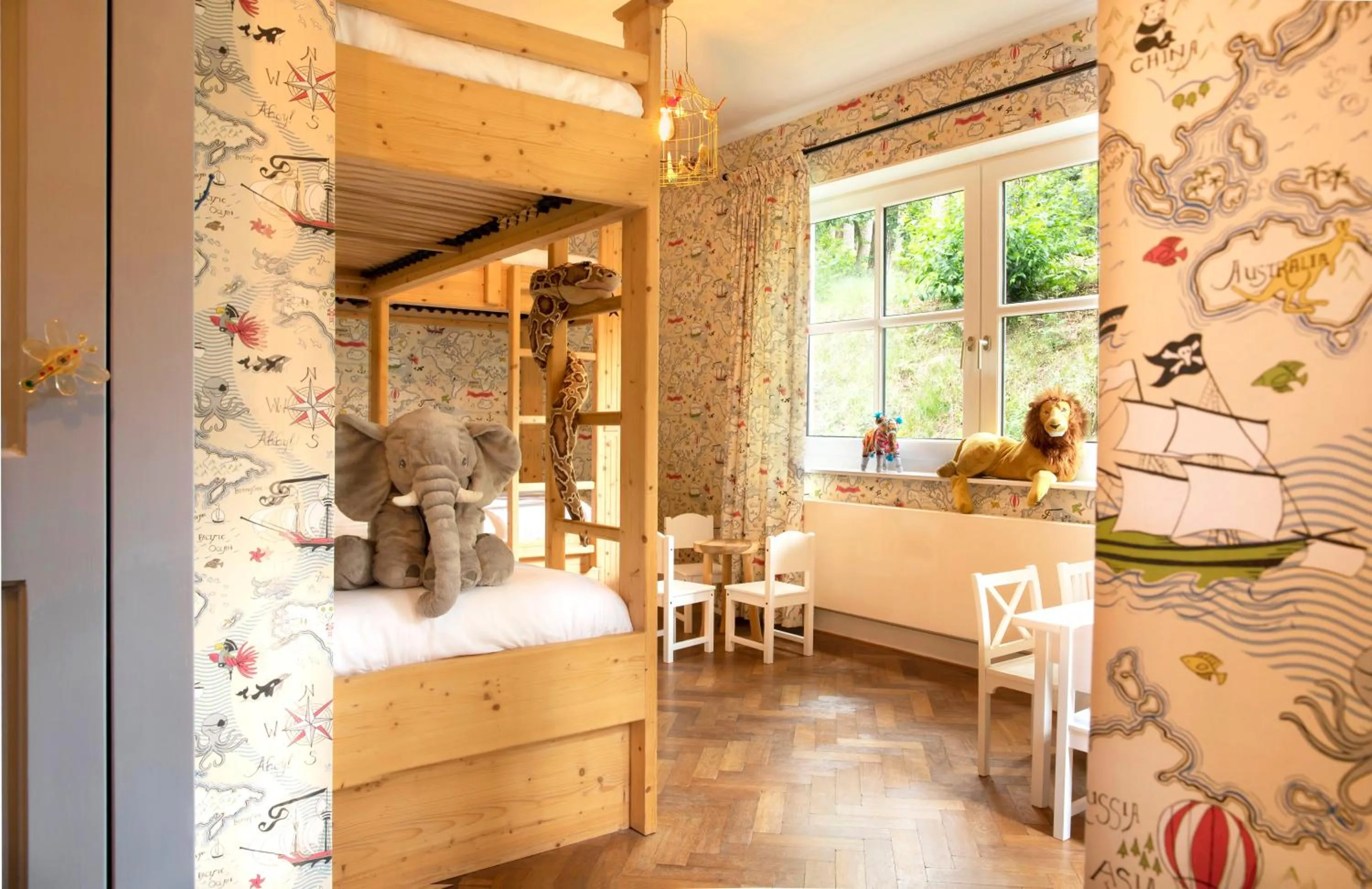 children in Relais & Chateaux Hotel Landgoed Het Roode Koper