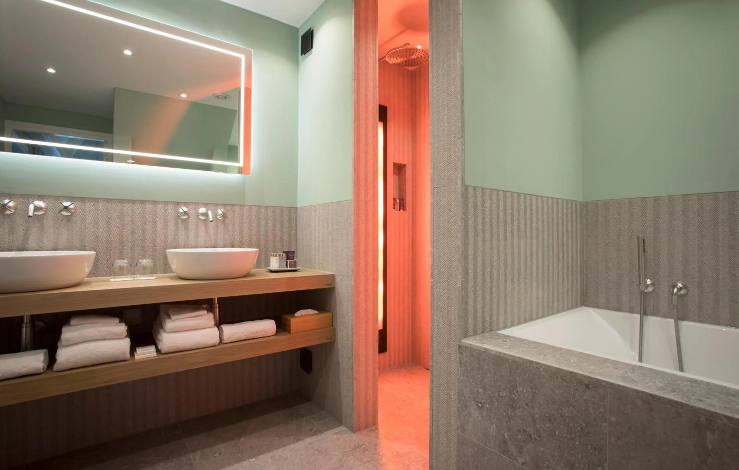 Bathroom in Relais & Chateaux Hotel Landgoed Het Roode Koper