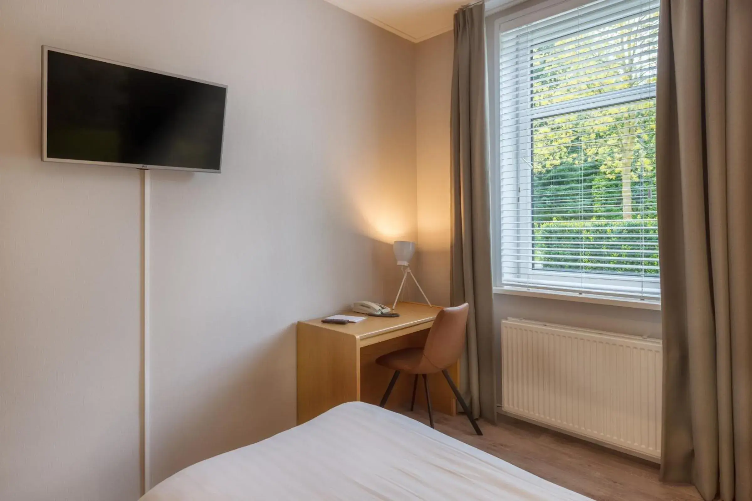 Superior Single Room in Hotel Restaurant Mondriaan Superior Single Room in Hotel Restaurant Mondriaan