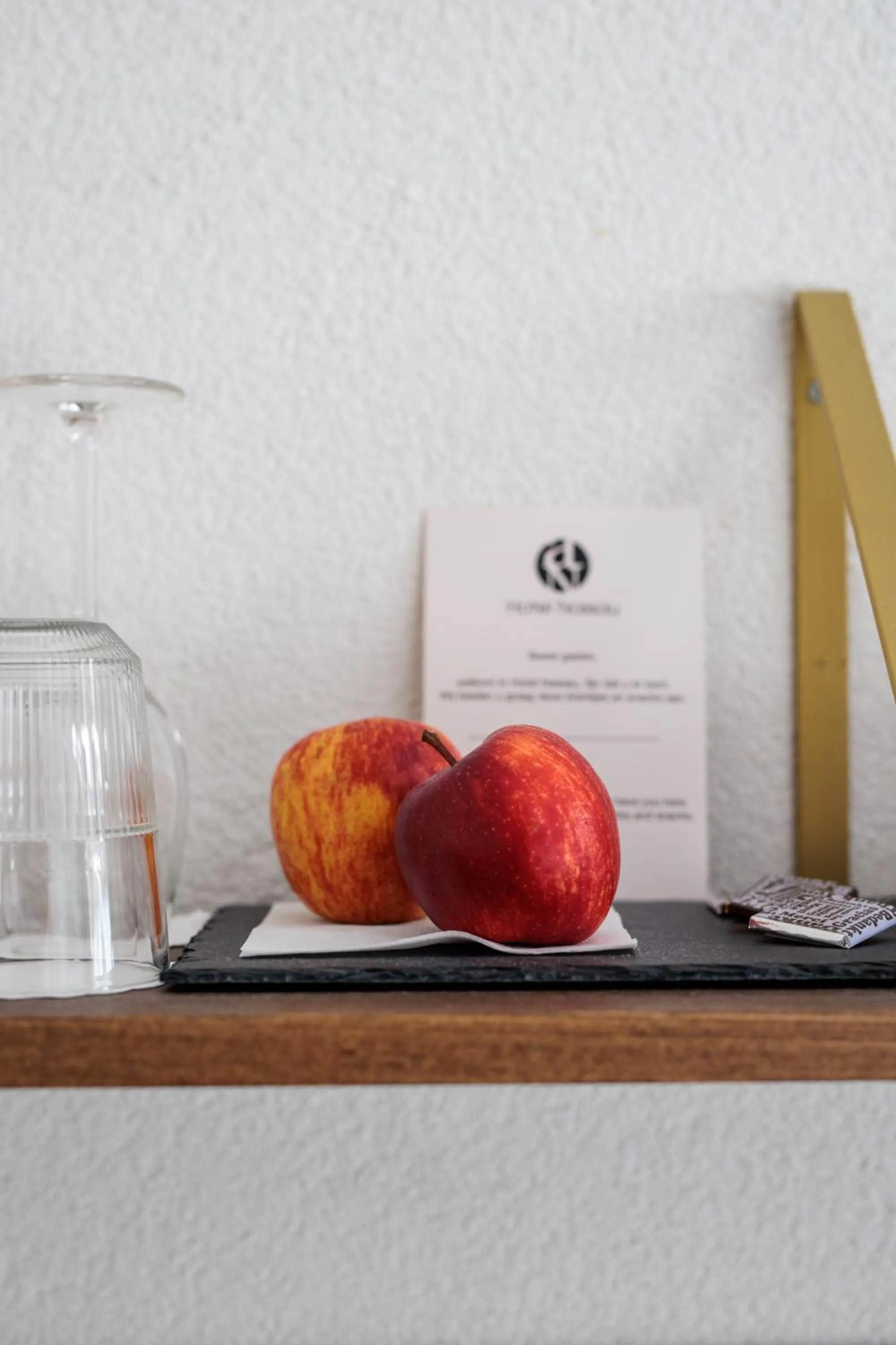 Food and drinks in Hotel Auberge Nassau