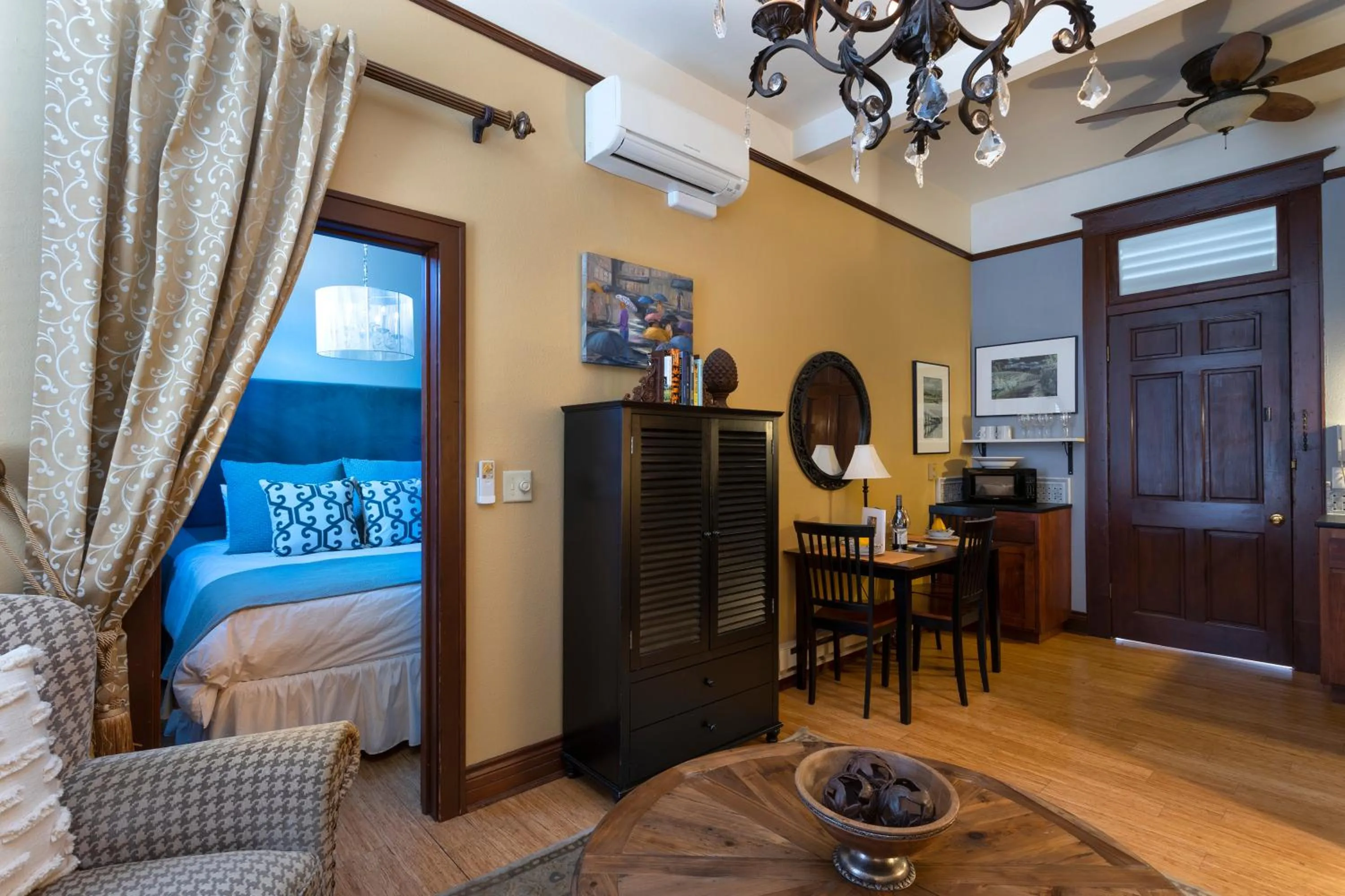 Dining area in 3rd Street Flats