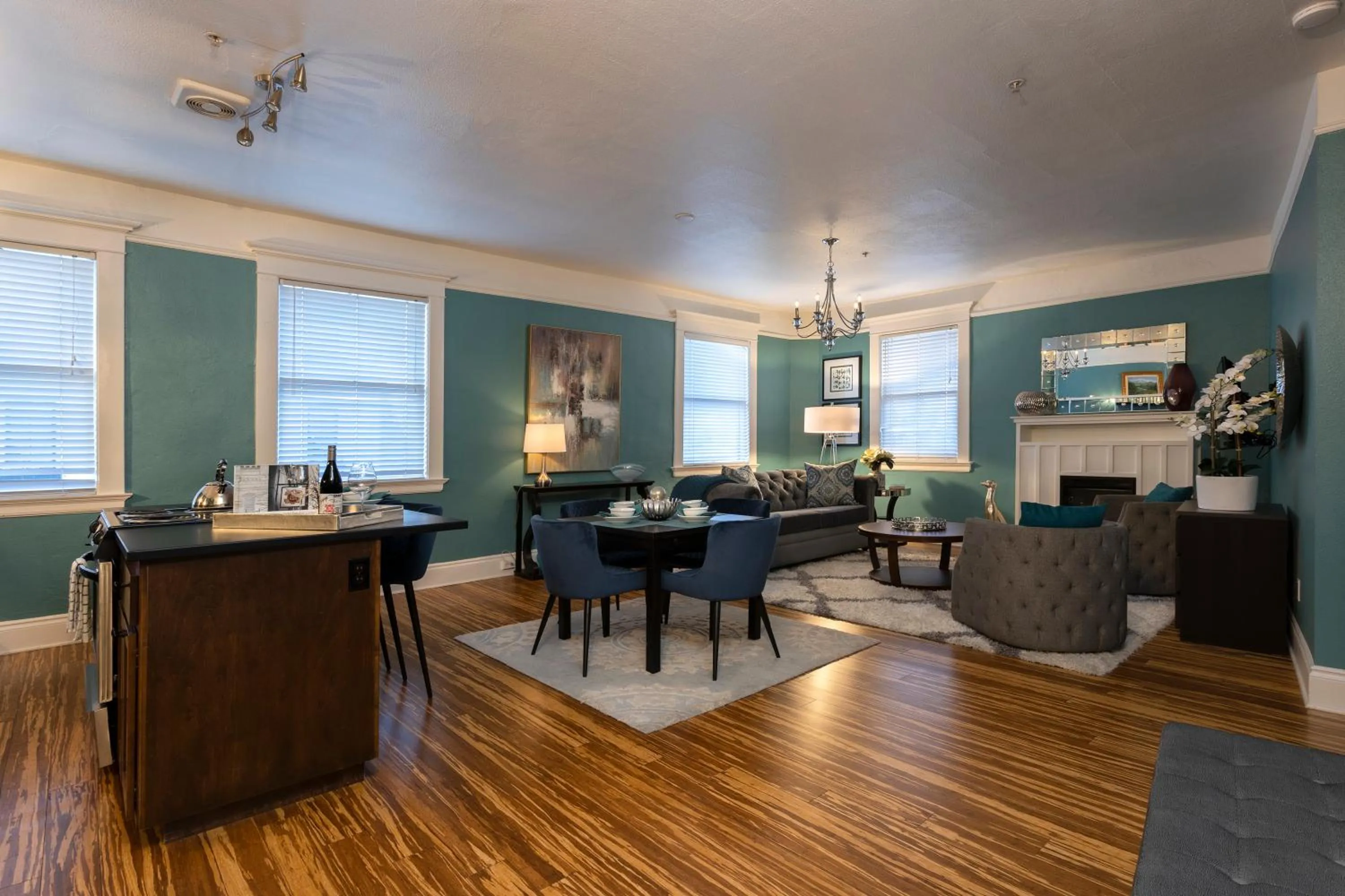 Photo of the whole room in 3rd Street Flats