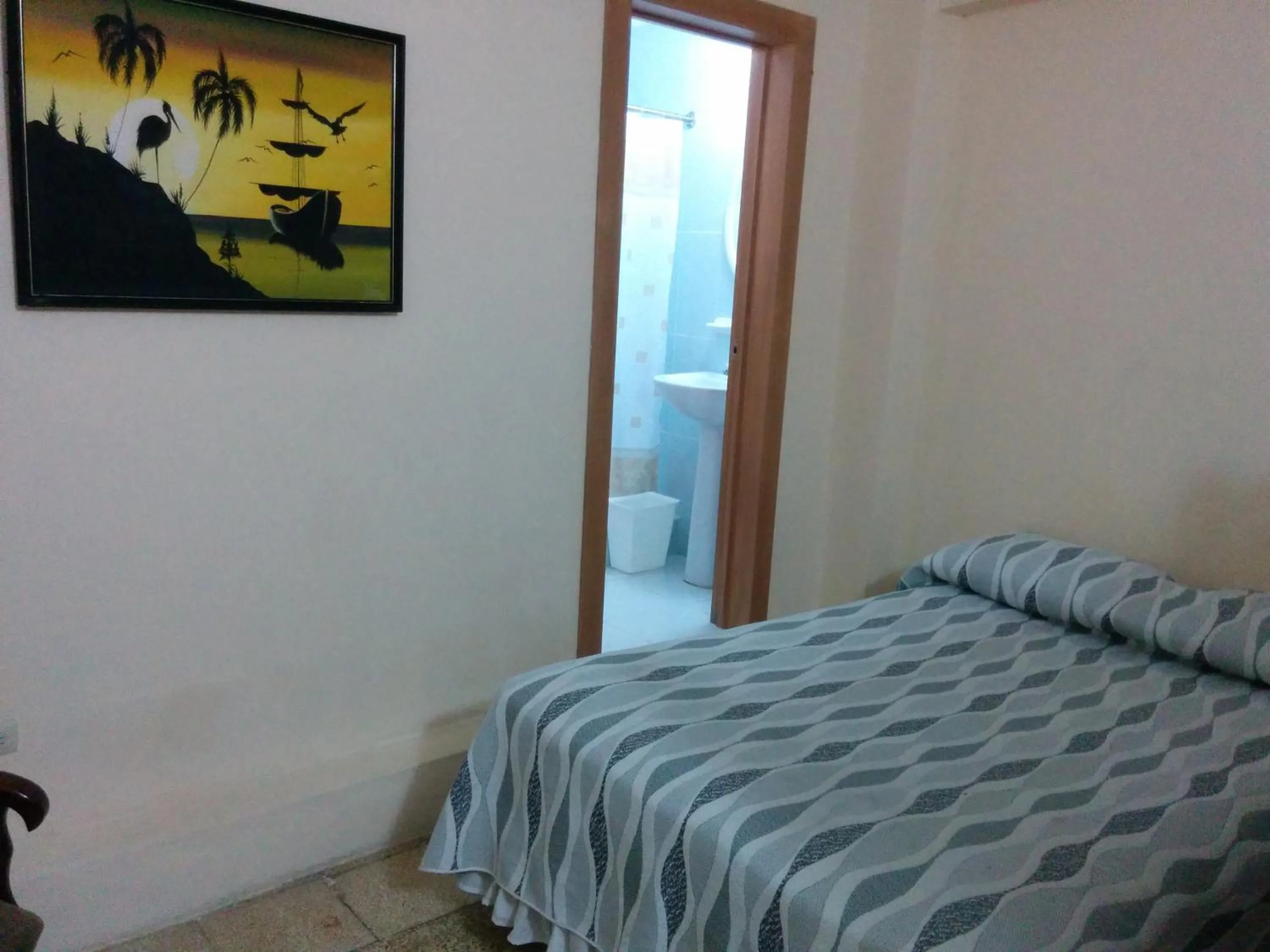 Bathroom, Bed in Hotel Mileto