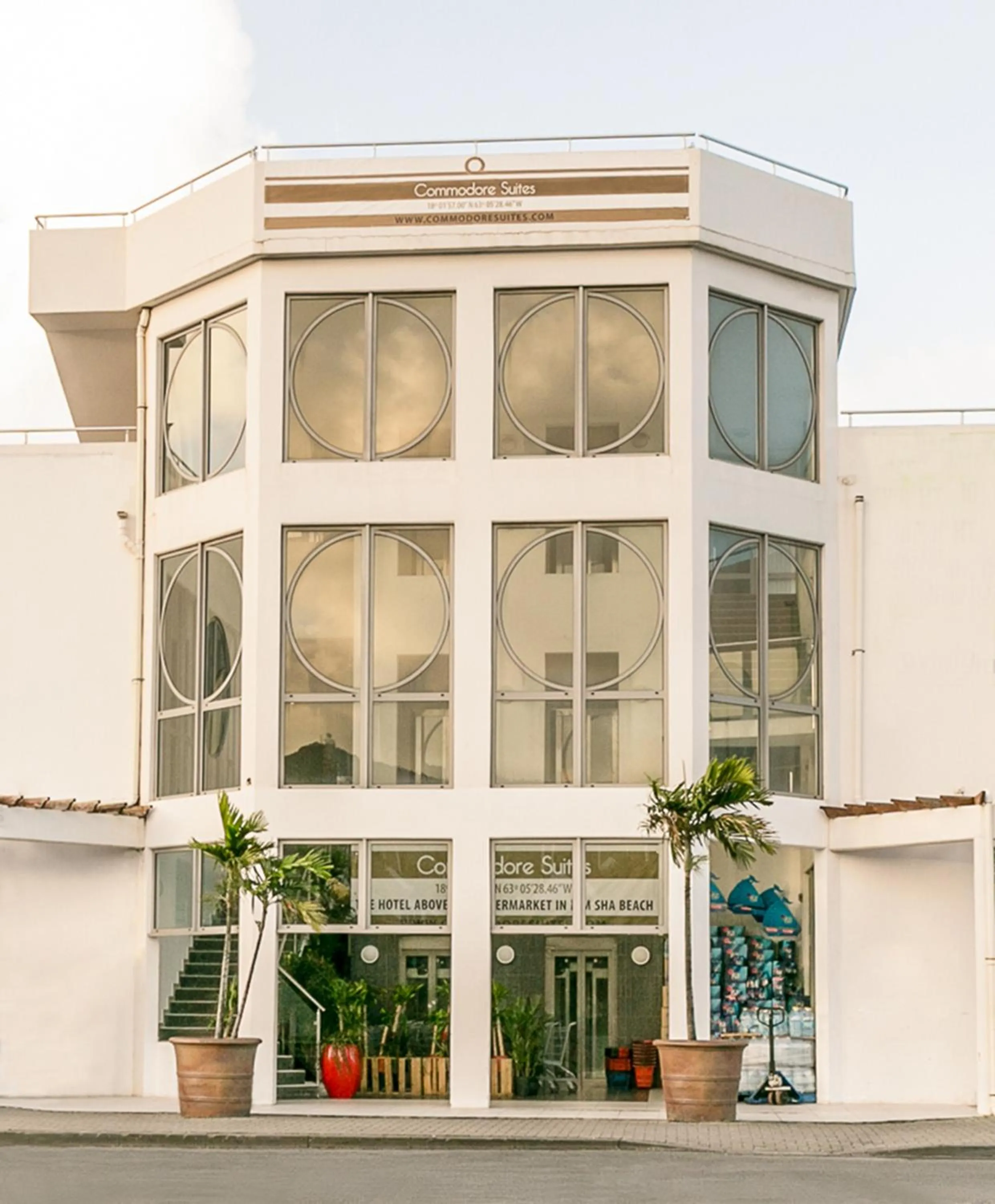 Facade/entrance in Commodore Suites, SureStay Collection by Best Western