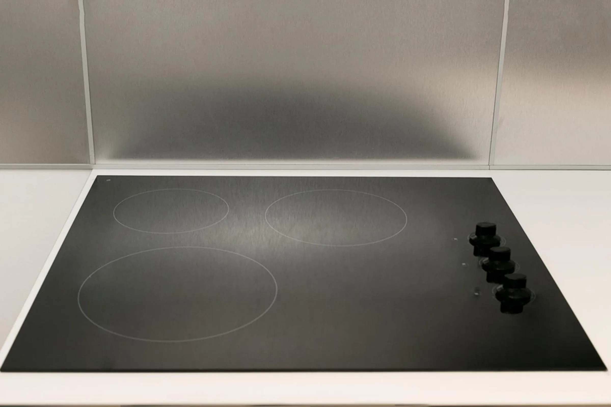 Kitchen or kitchenette in Commodore Suites, SureStay Collection by Best Western