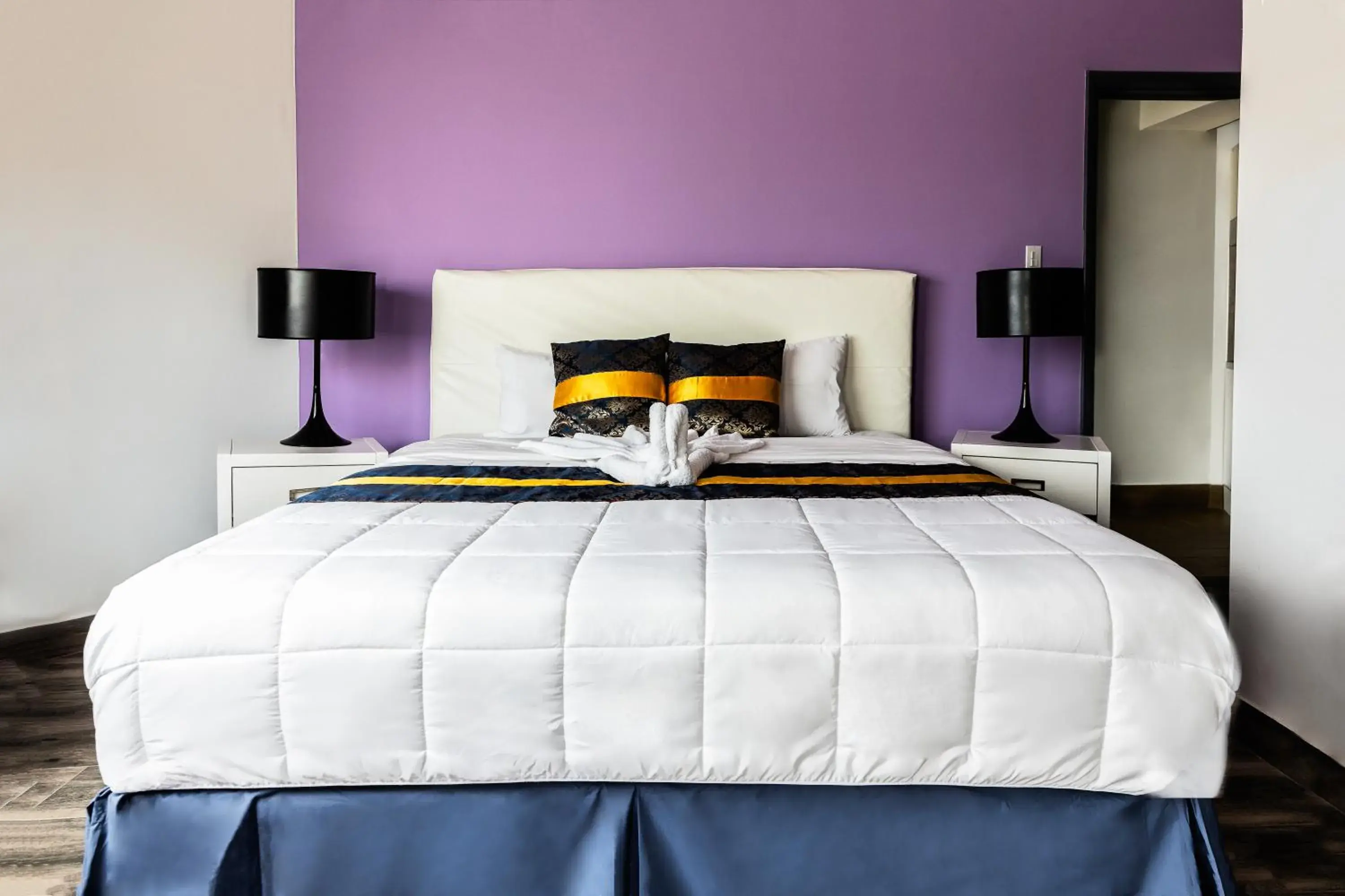 Bedroom, Bed in Commodore Suites Bedroom, Bed in Commodore Suites