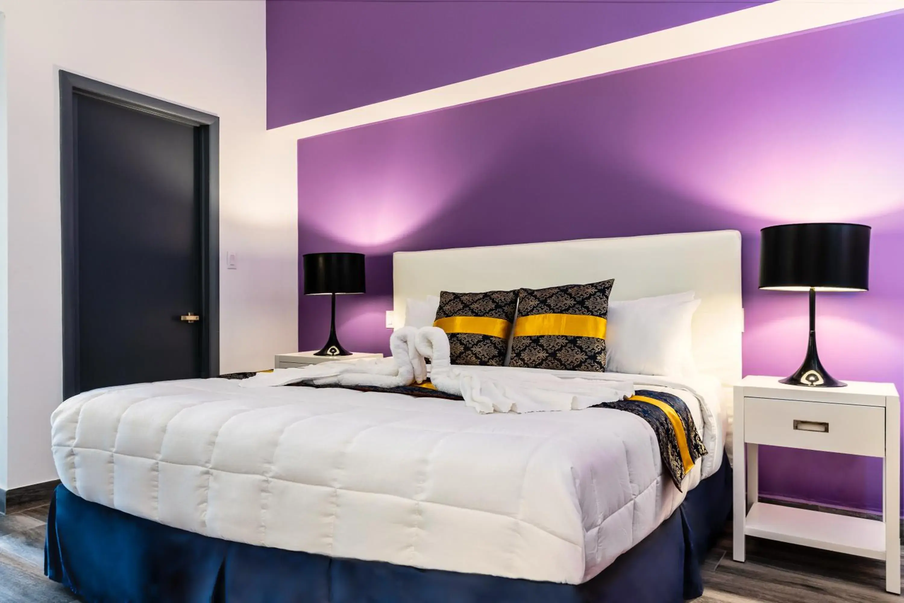 Bedroom, Bed in Commodore Suites Bedroom, Bed in Commodore Suites