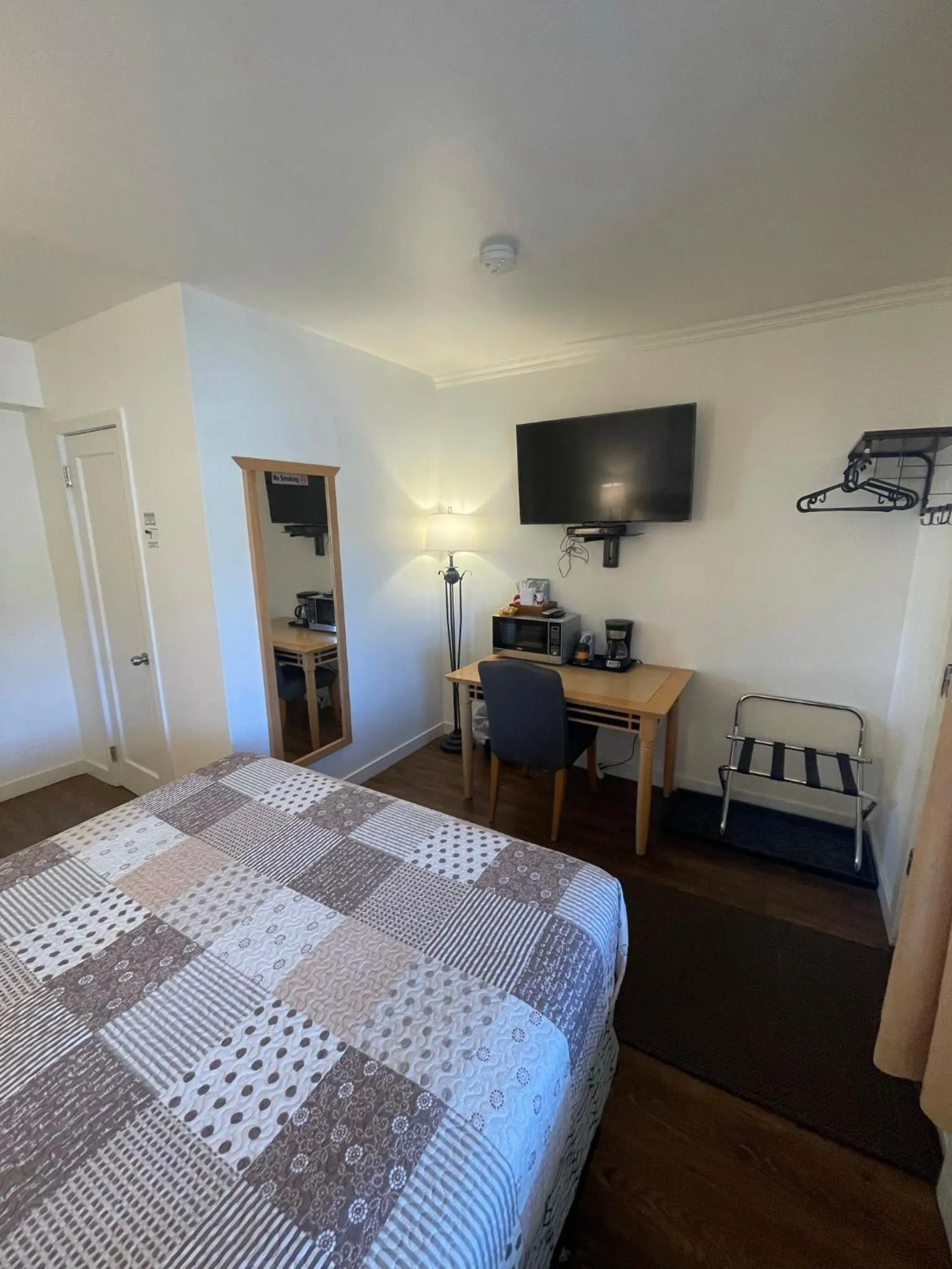 TV and multimedia, Bed in Sunset Motel