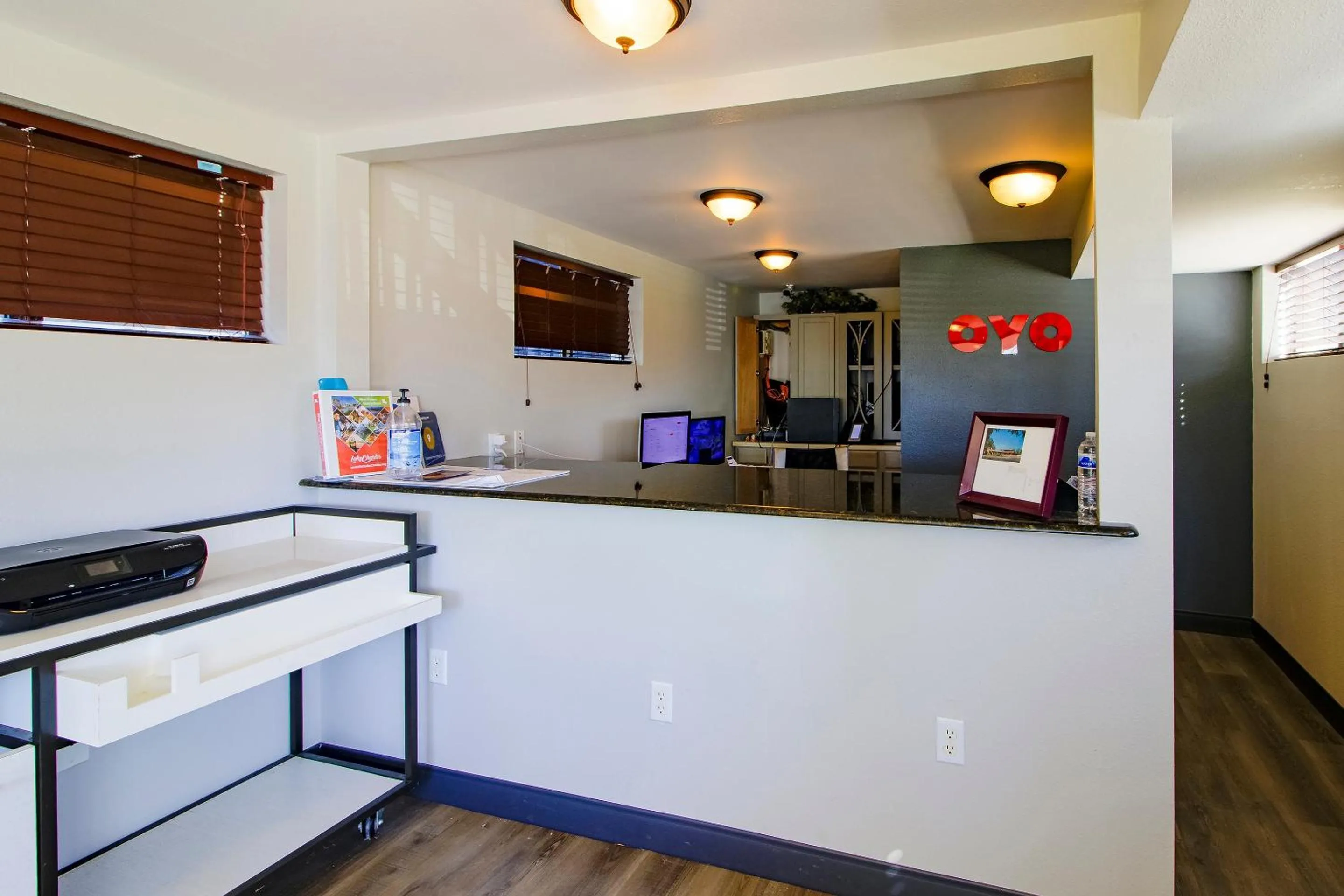 Lobby or reception in OYO Hotel Sulphur LA Hwy 90 West