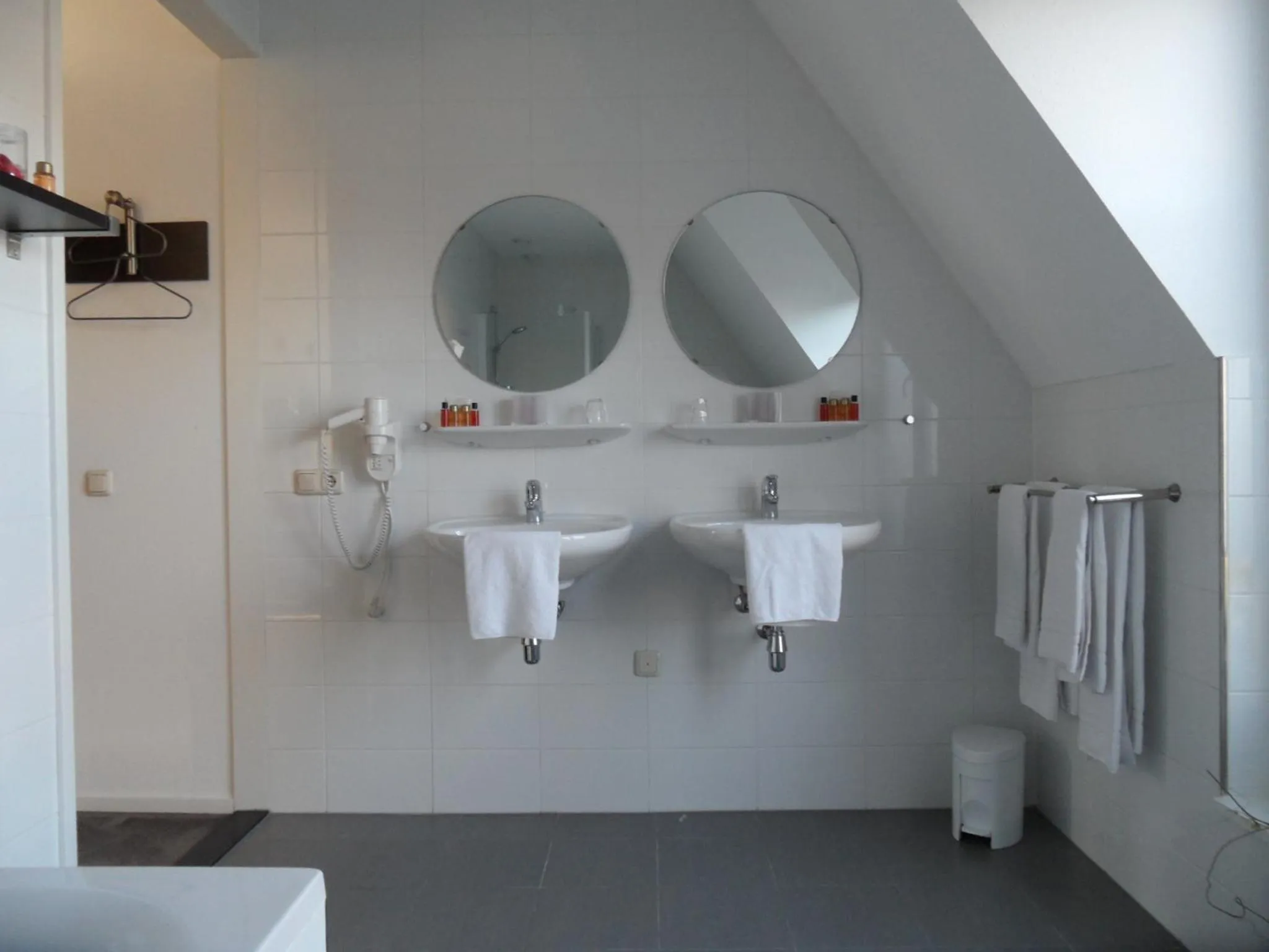 Photo of the whole room in Parkhotel Auberge Vincent