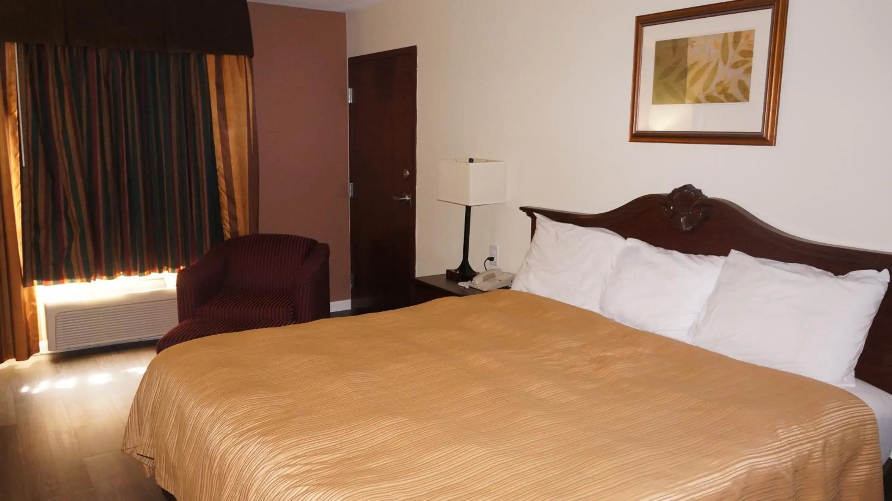 Bed in Scotland Neck Inn Bed in Scotland Neck Inn