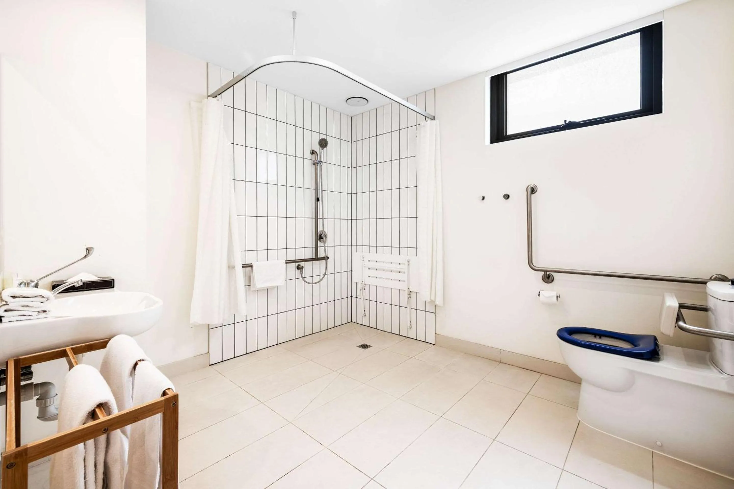 Bedroom in Comfort Apartments Box Hill