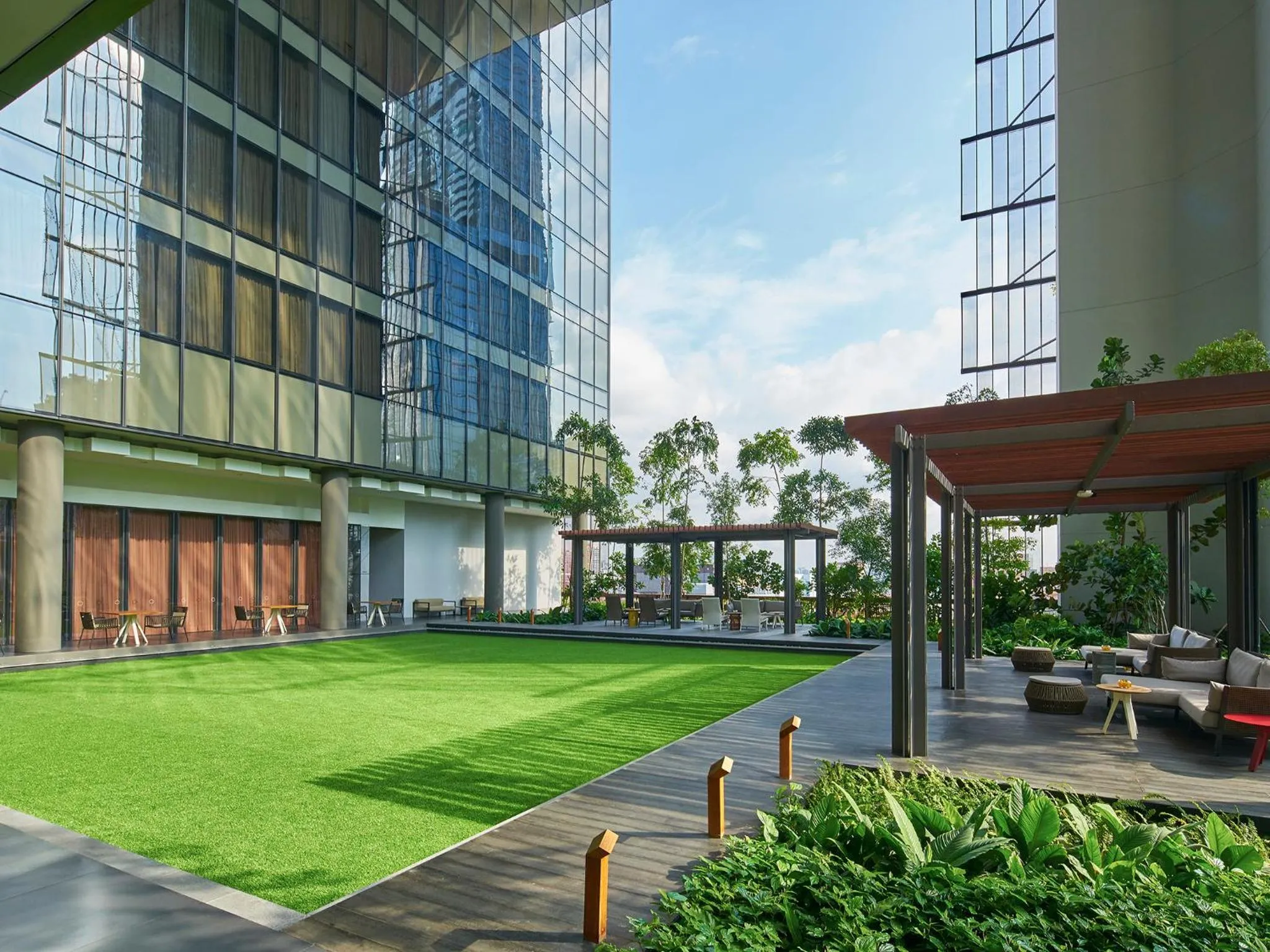 Balcony/Terrace in Oasia Hotel Downtown, Singapore by Far East Hospitality