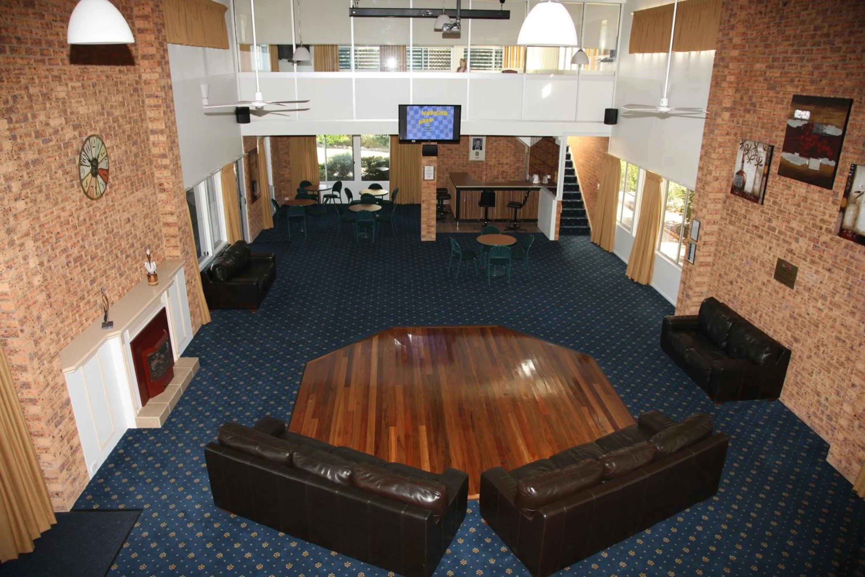 Communal lounge/ TV room in Tuncurry Lakes Resort