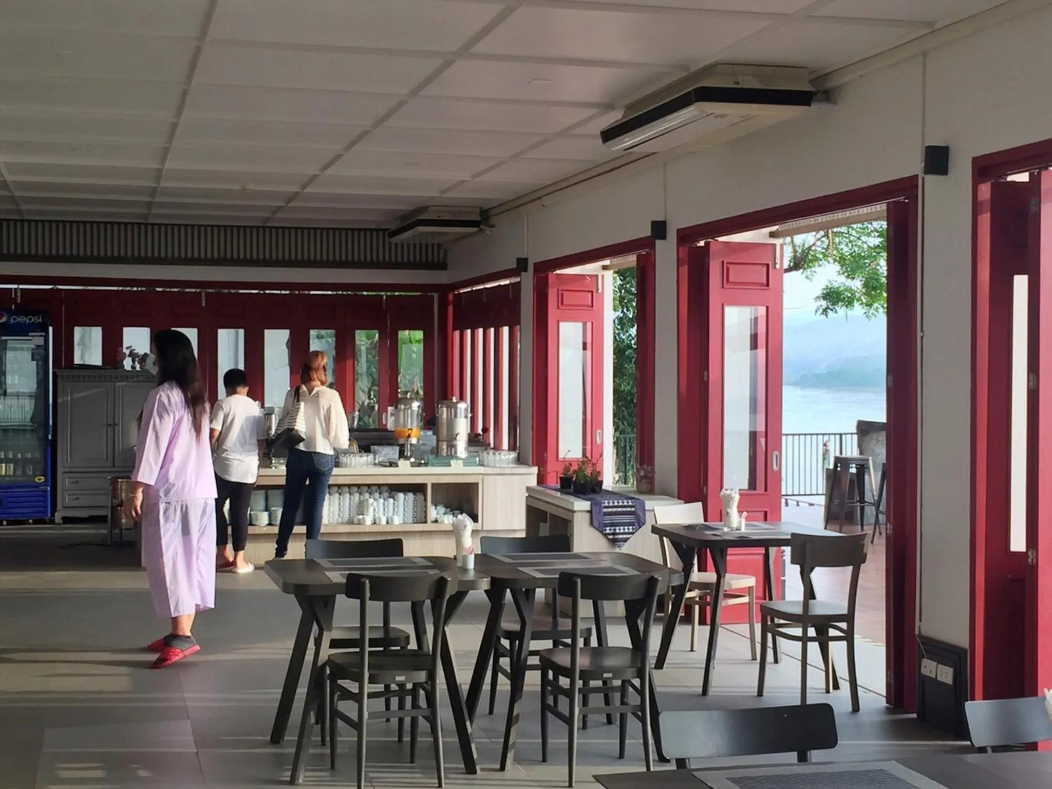 Restaurant/places to eat in Fortune Riverview Hotel Chiang Khong