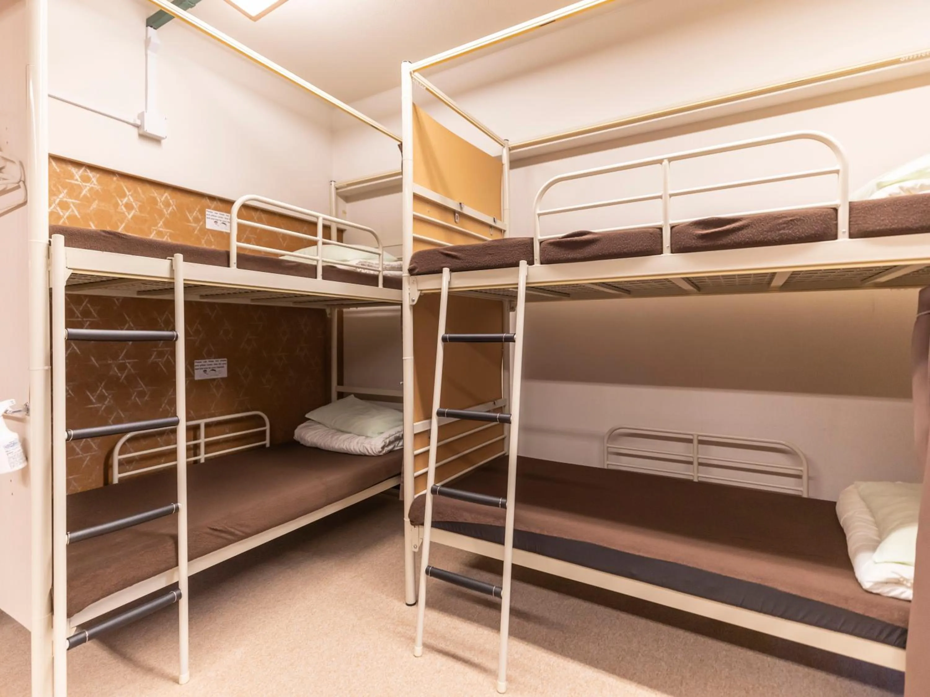 Bed in Omotenashi Hostel Miyajima