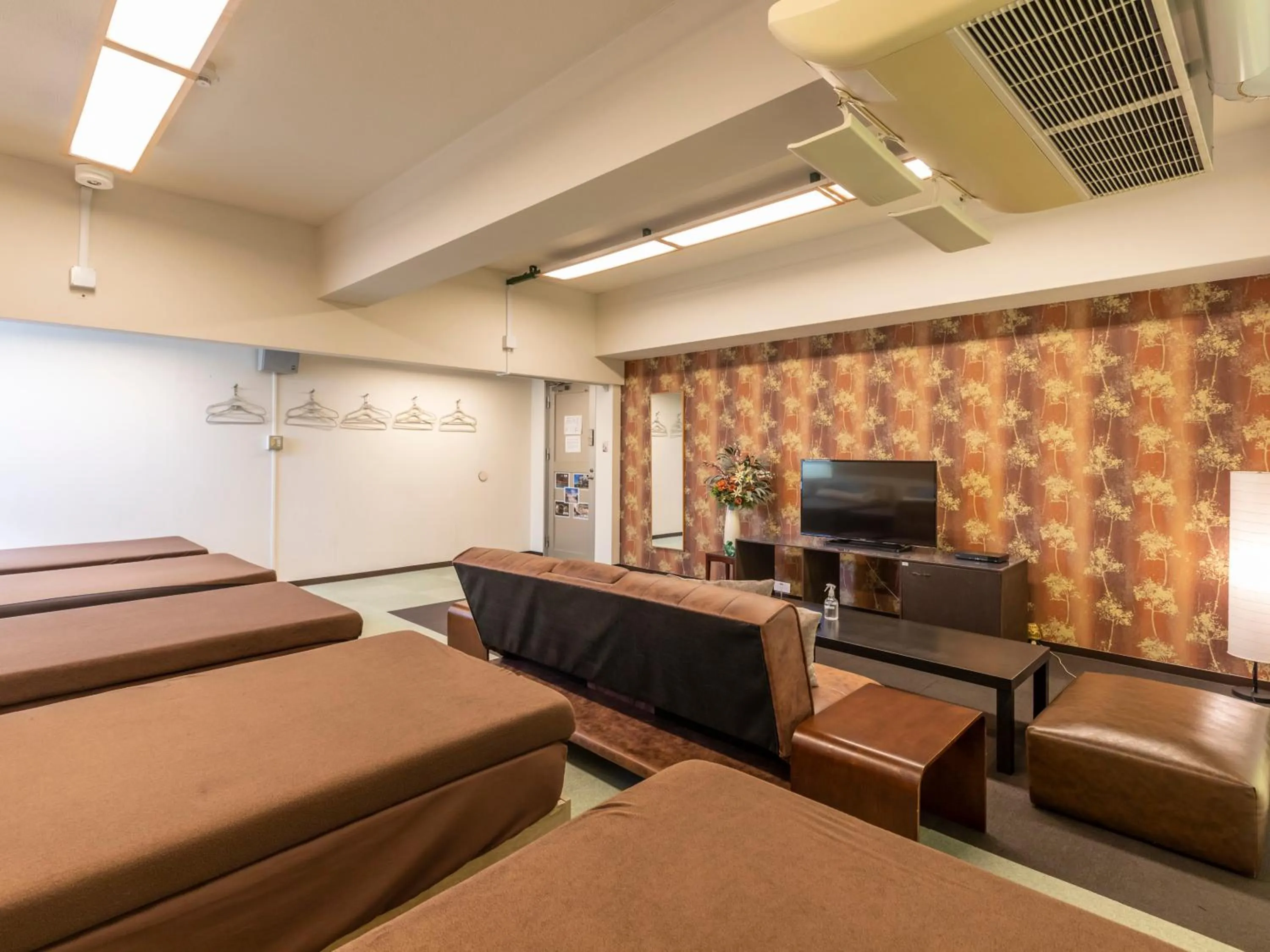 TV and multimedia in Omotenashi Hostel Miyajima