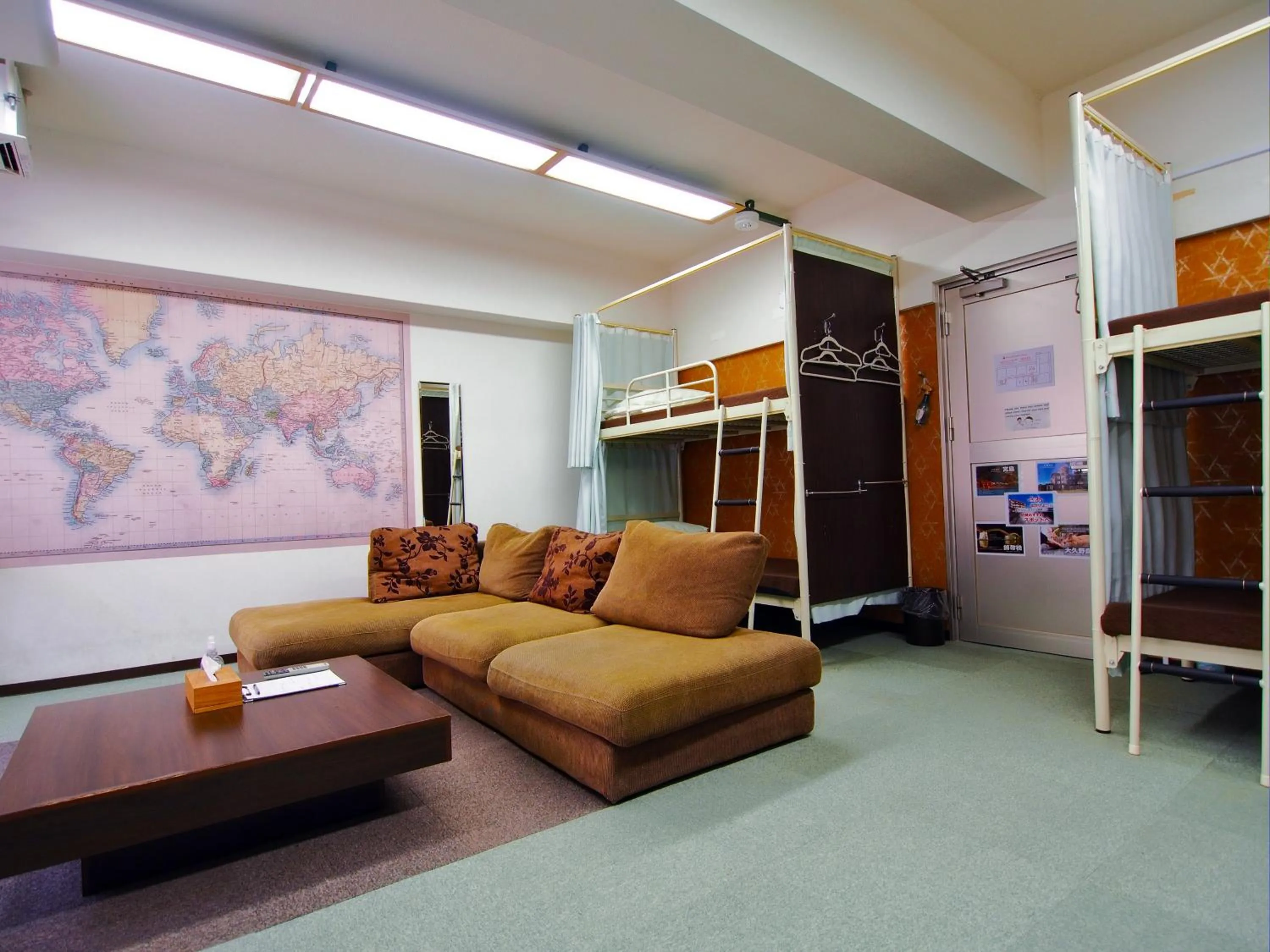 Living room in Omotenashi Hostel Miyajima