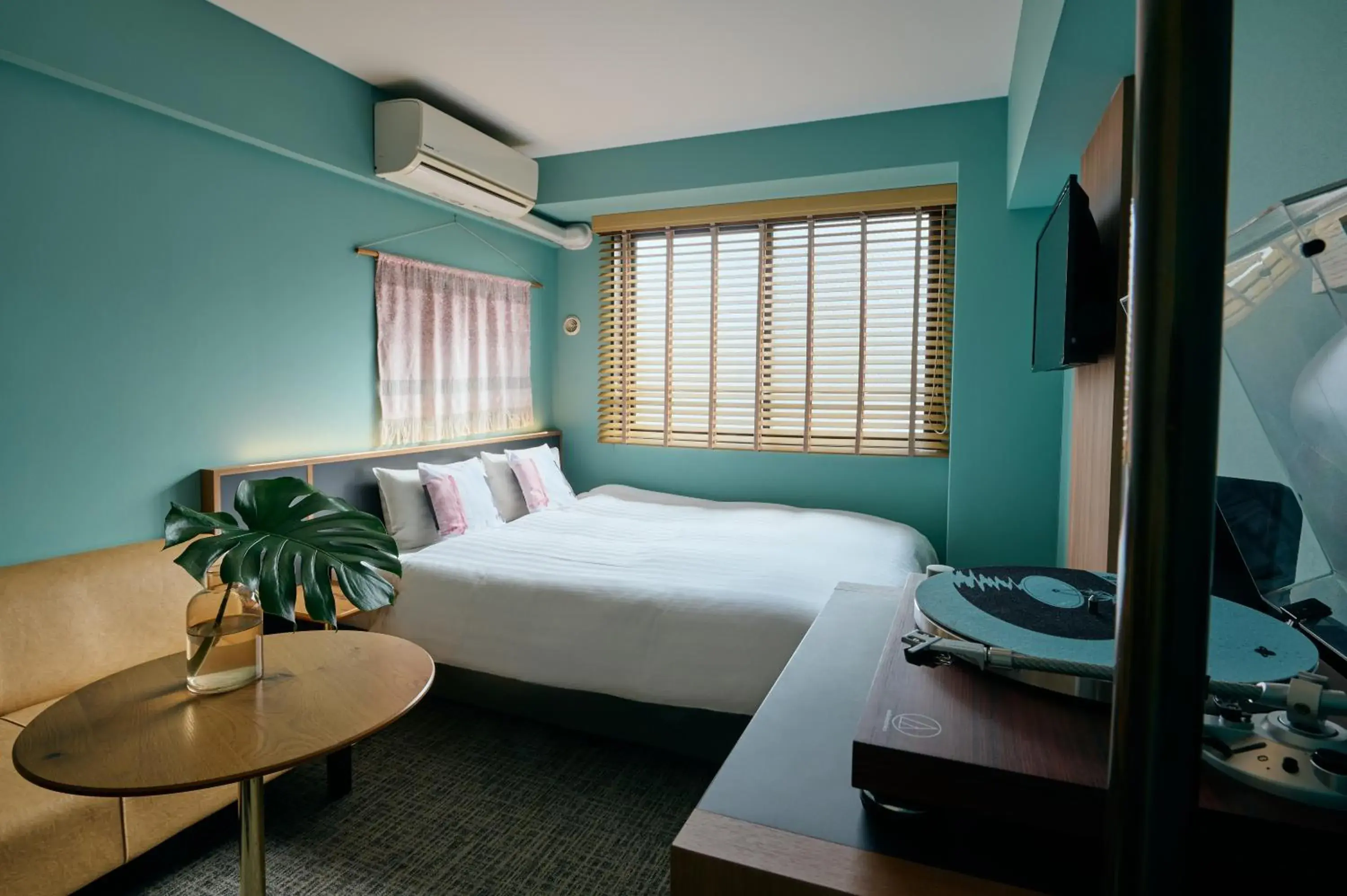 Photo of the whole room, Bed in Hotel She, Kyoto Photo of the whole room, Bed in Hotel She, Kyoto