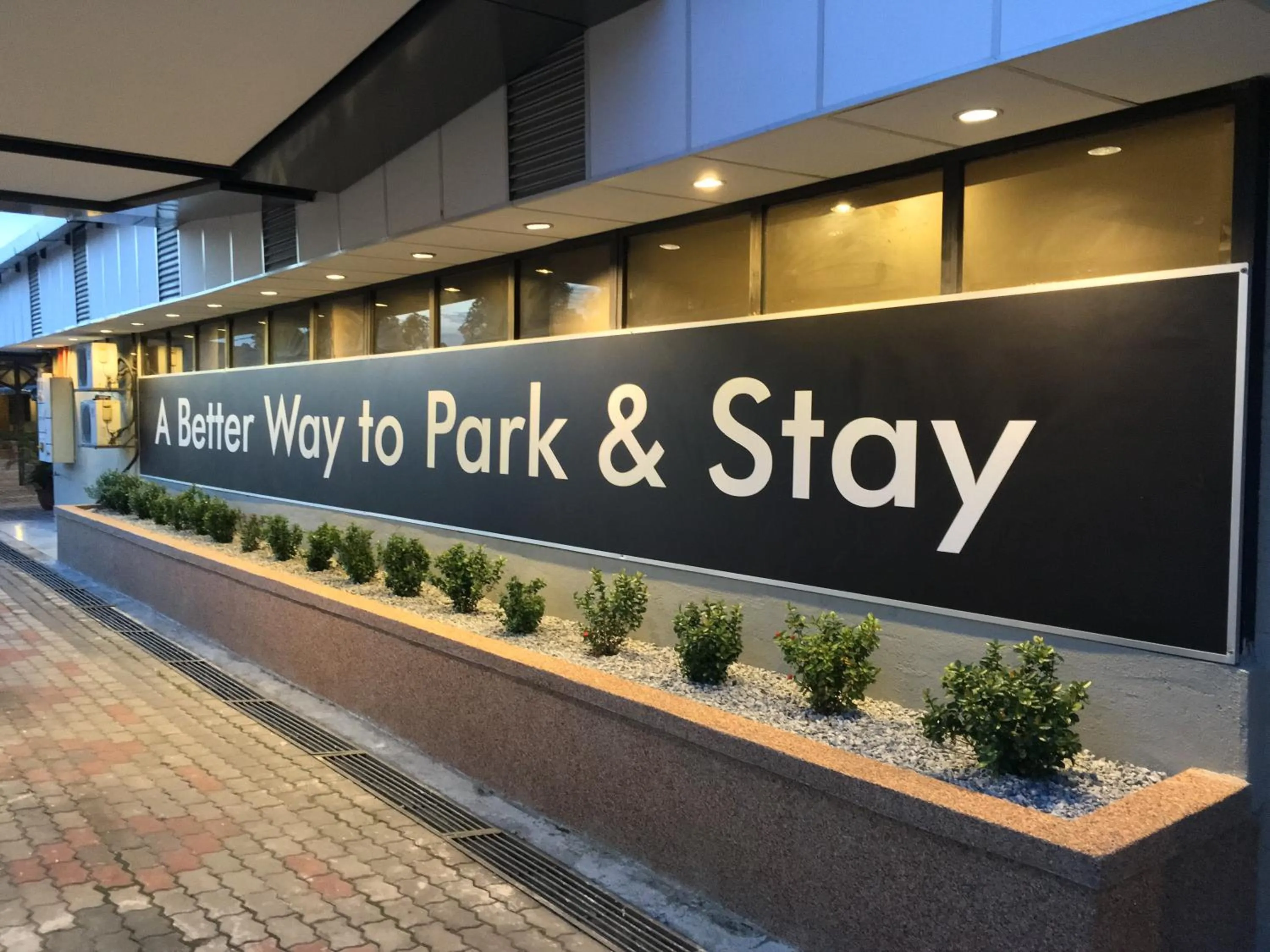 Facade/entrance in Talents Motor Park Hotel