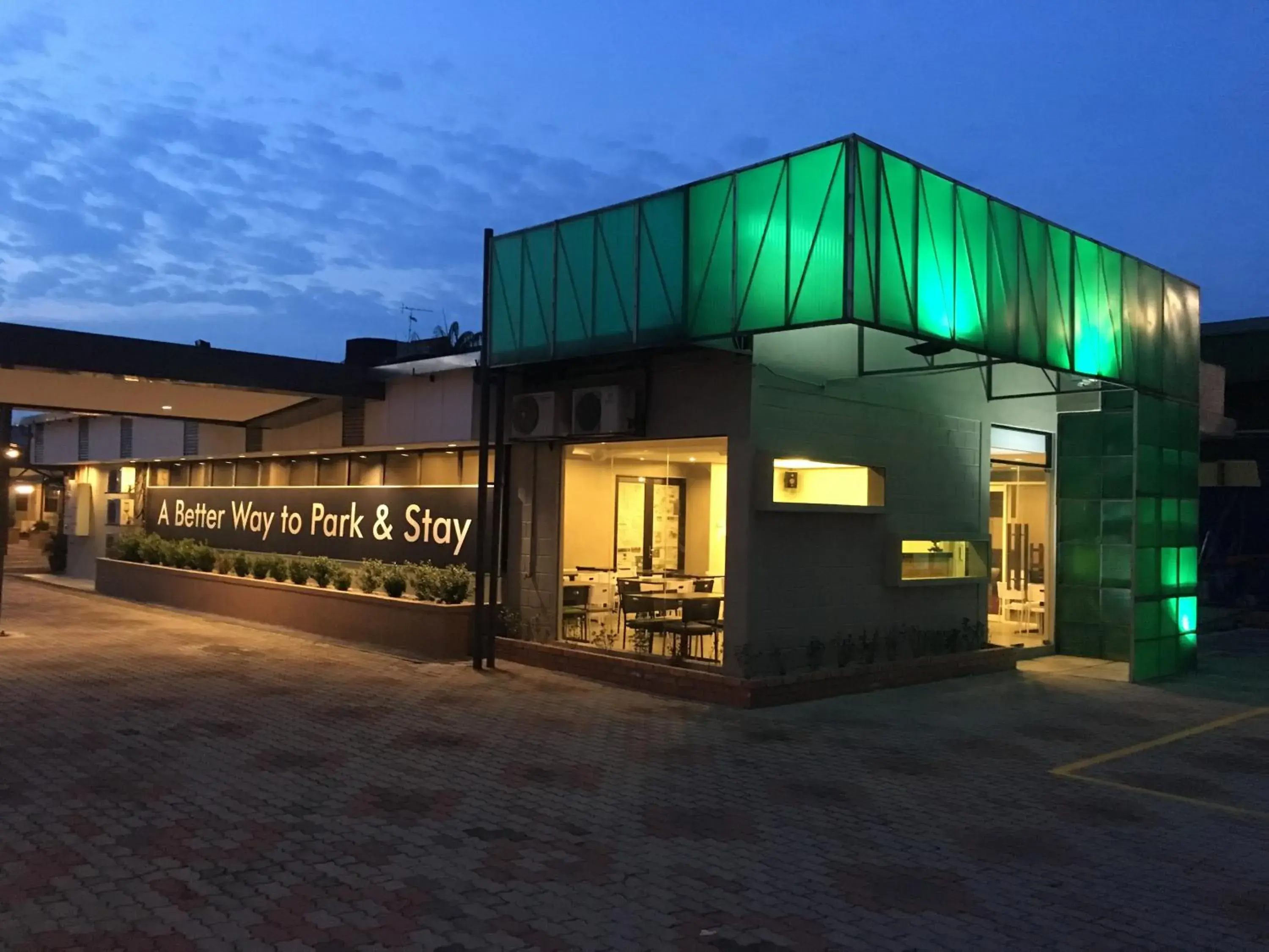 Restaurant/places to eat, Property Building in Talents Motor Park Hotel