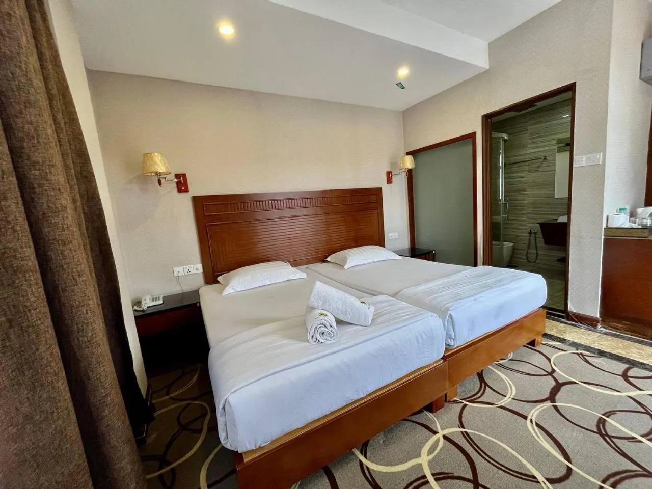 Bedroom, Bed in Fan Holiday Hotel